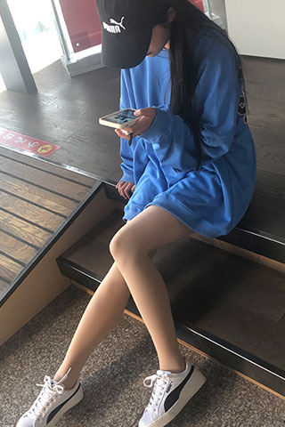 幼师姐姐逛街买书