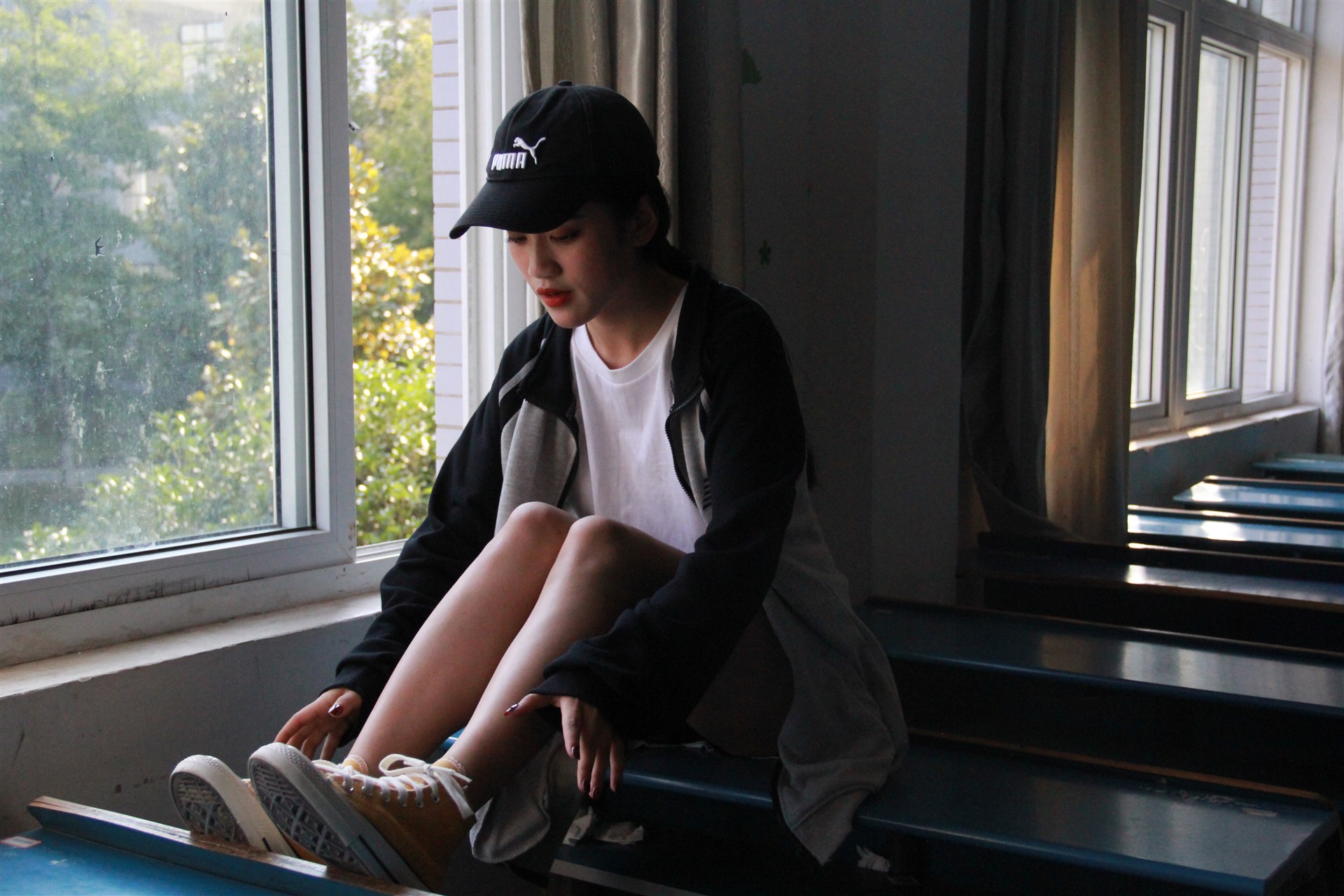 《教室里的康威の棉袜脚丫+视频8部》作品图