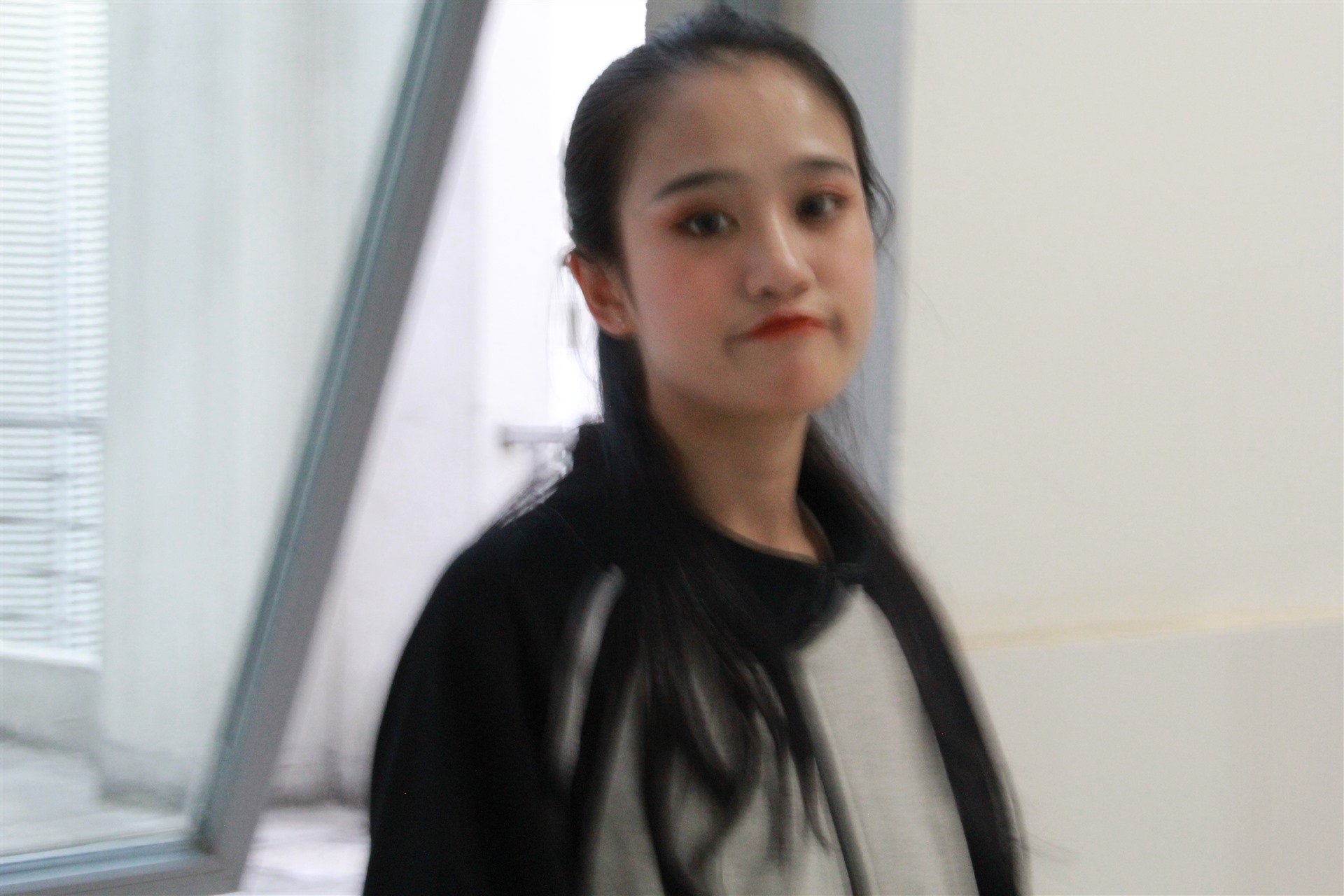 《学院楼道脏脏的板鞋の棉袜脚+视频7个》作品图