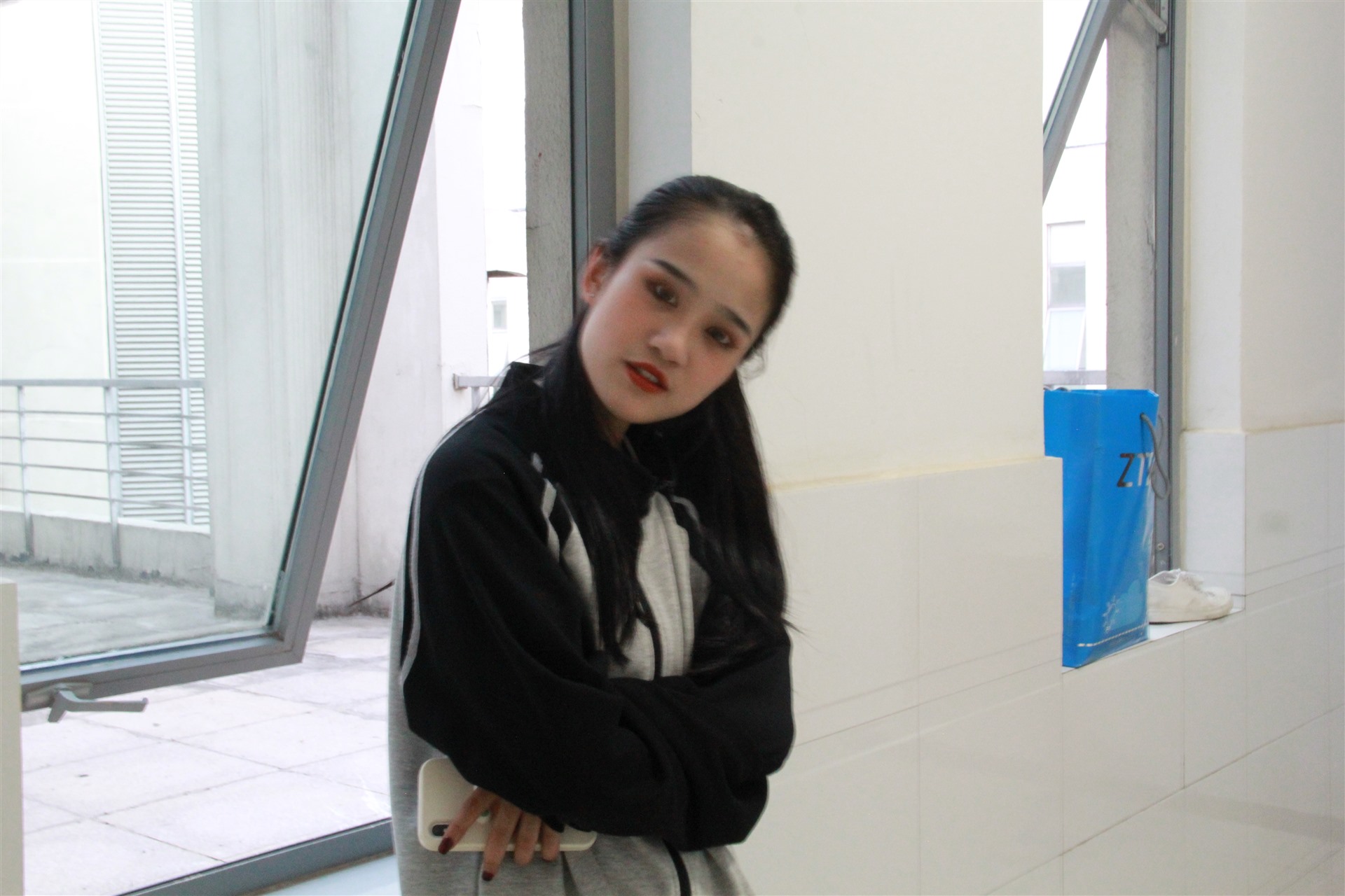 《学院楼道脏脏的板鞋の棉袜脚+视频7个》作品图