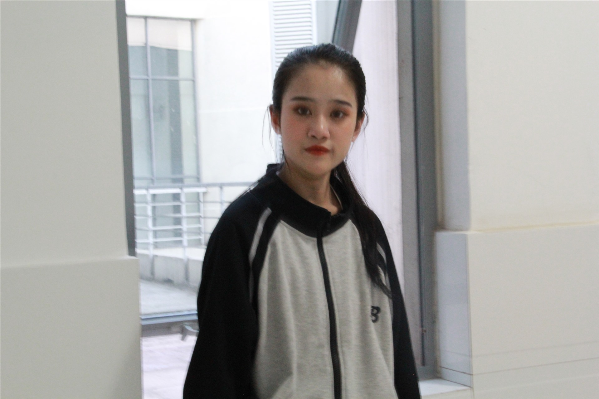 《学院楼道脏脏的板鞋の棉袜脚+视频7个》作品图