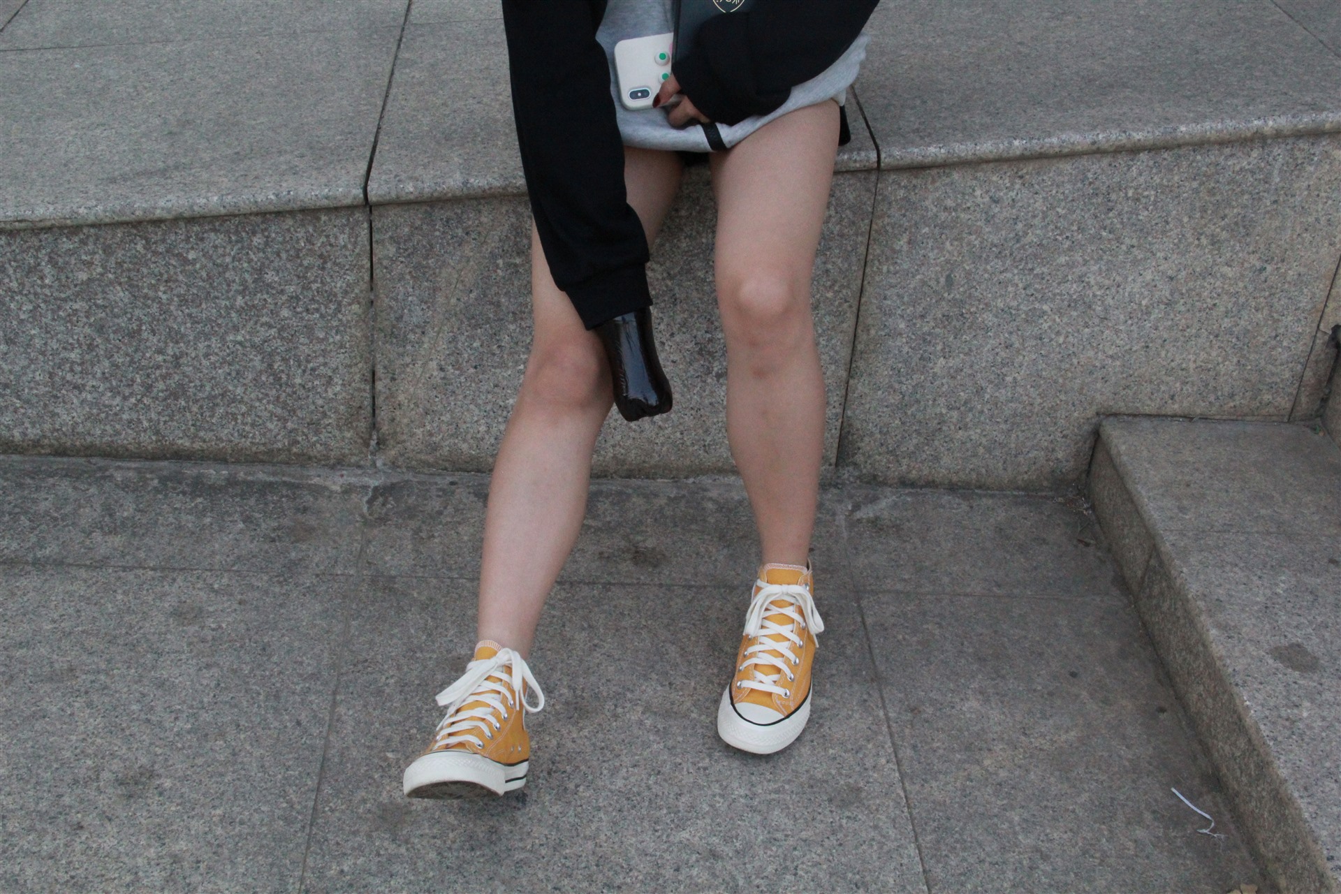 《校园学妹多套袜子互换+5个视频》作品图