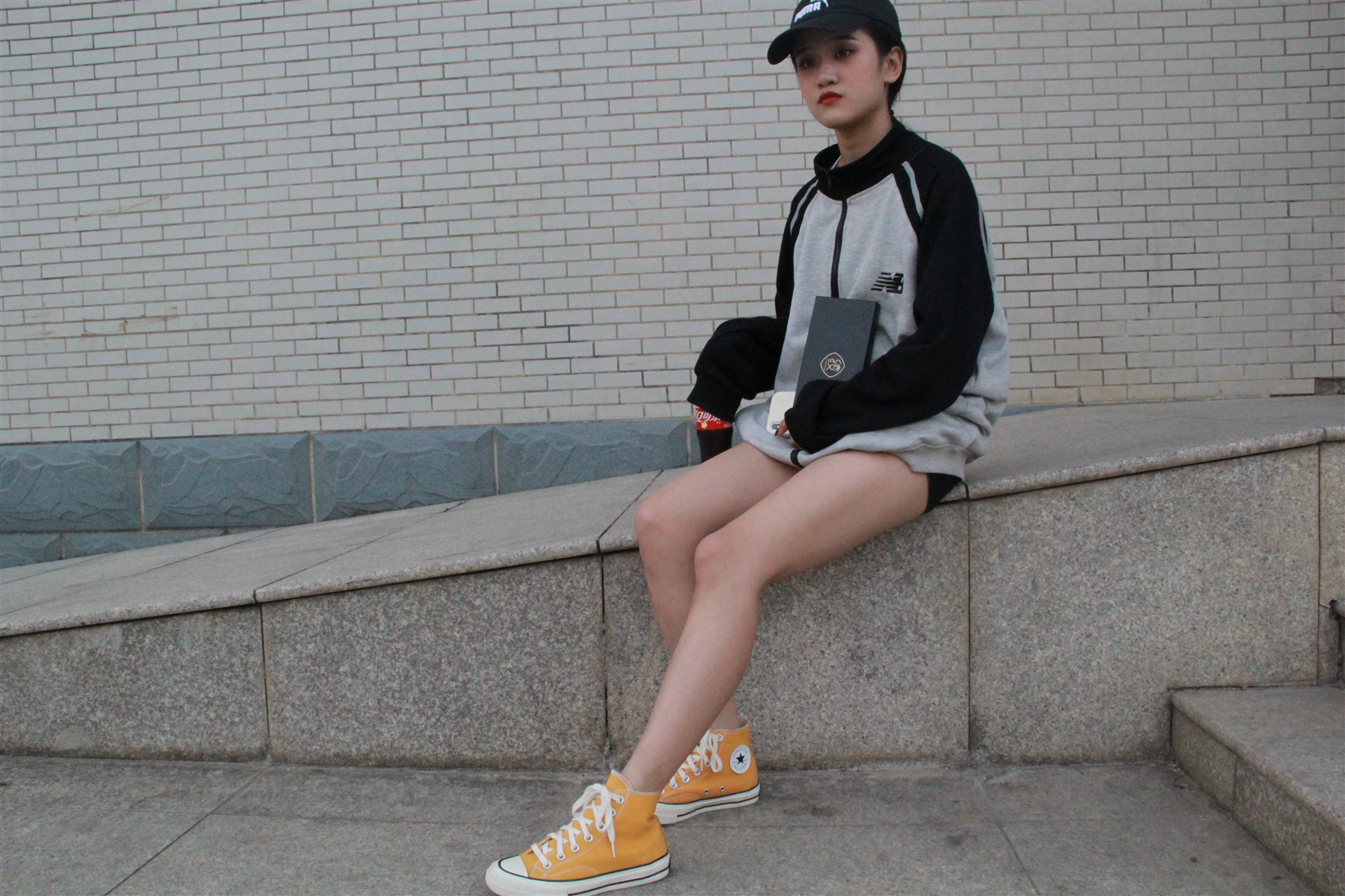 《校园学妹多套袜子互换+5个视频》作品图