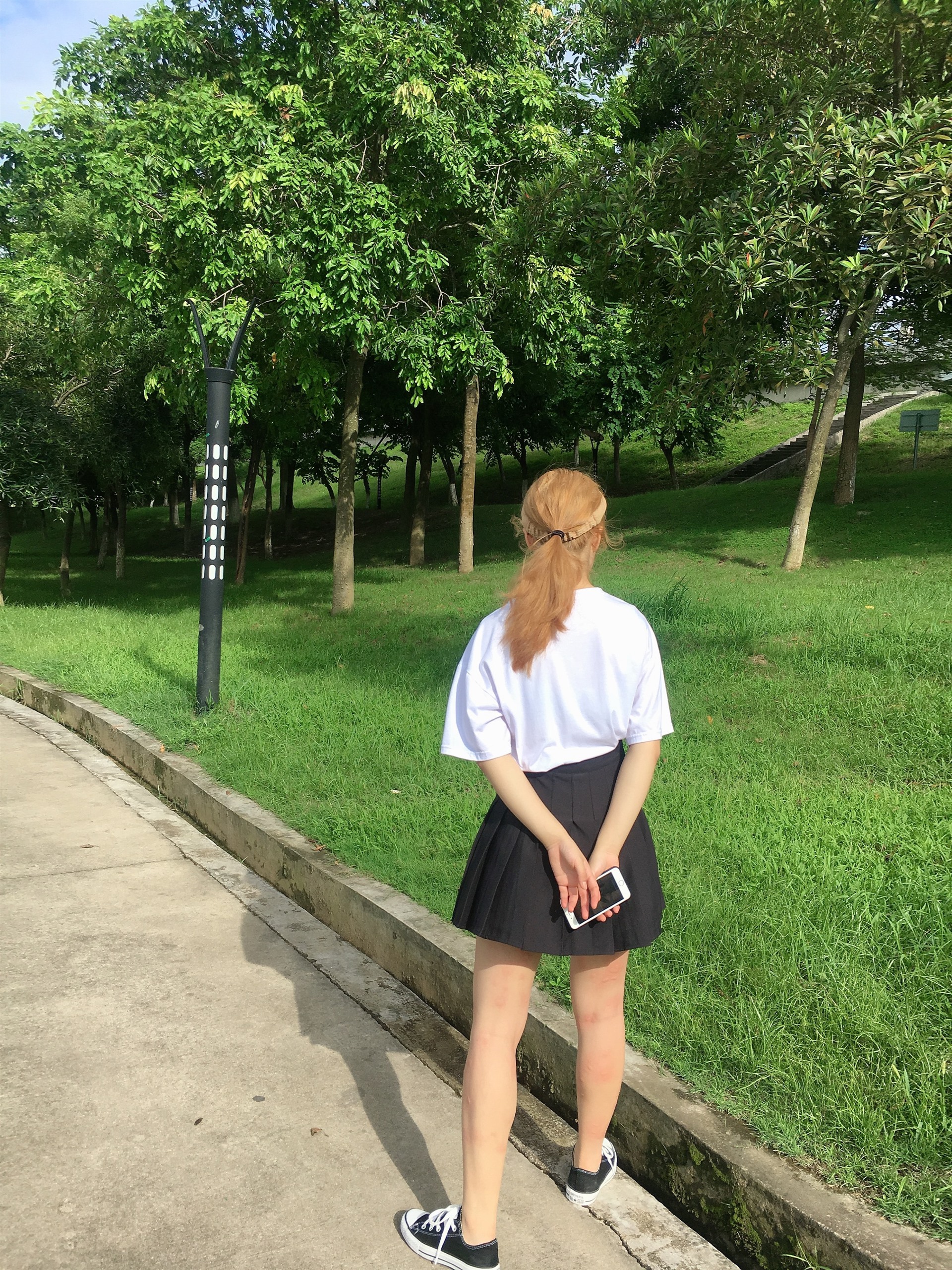 《小姐姐公园踏青第二期》作品图