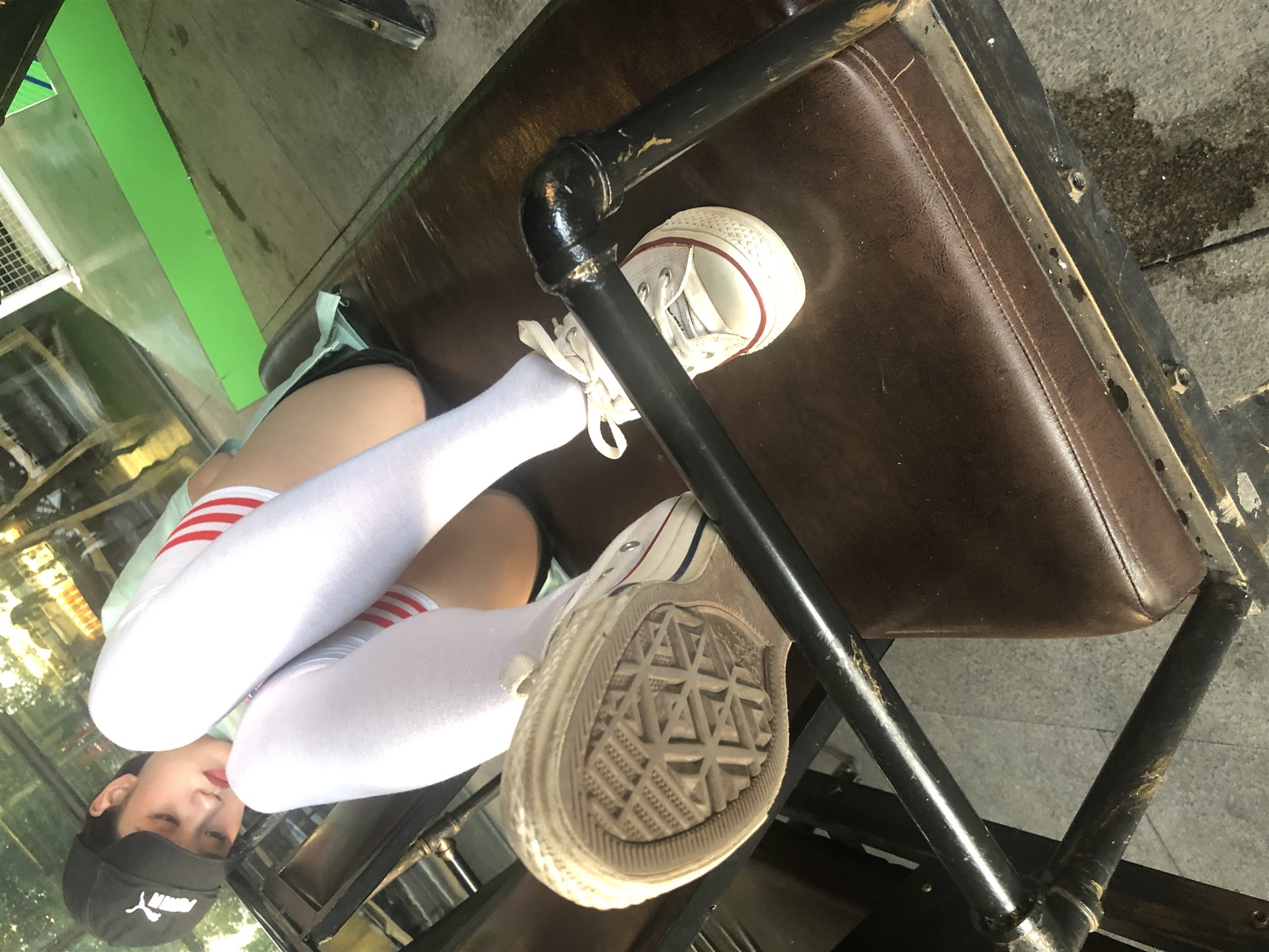 《有点脏的白丝袜脚丫+4个视频》作品图