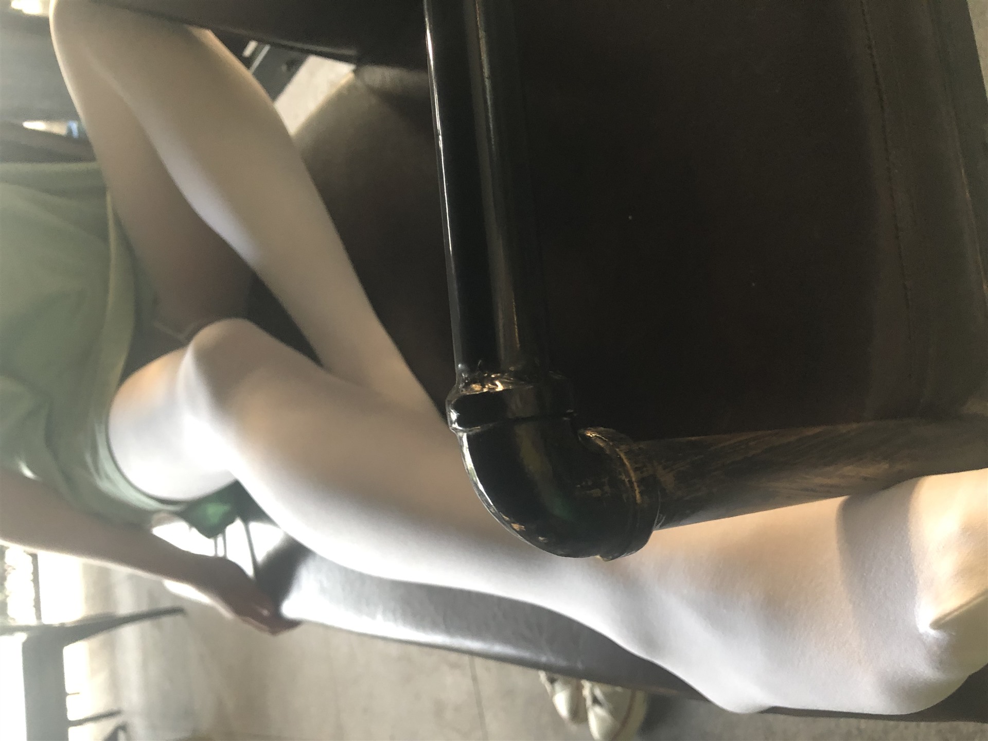 《有点脏的白丝袜脚丫+4个视频》作品图