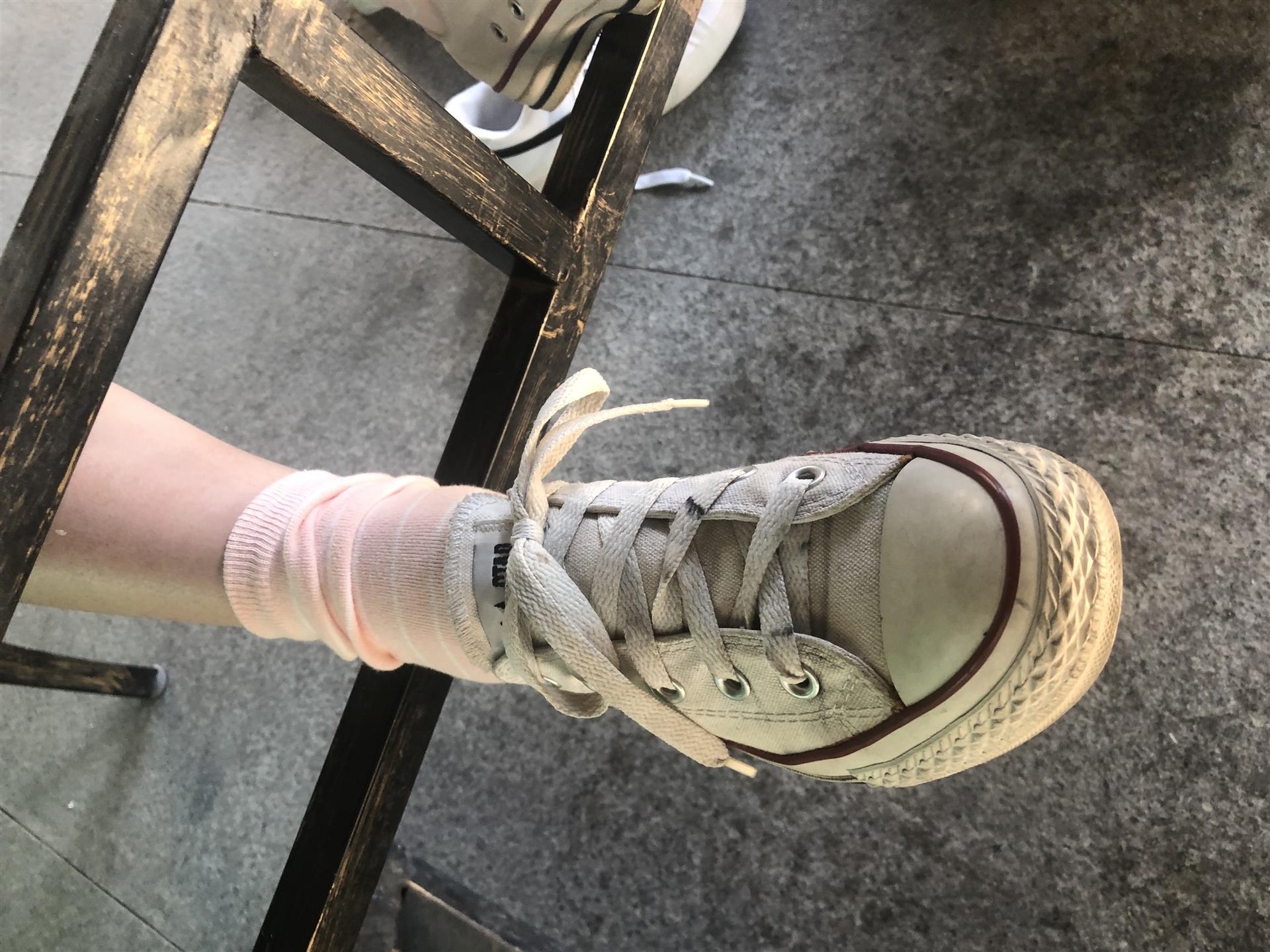 《学姐帆布鞋の棉袜脚丫+2个视频》作品图