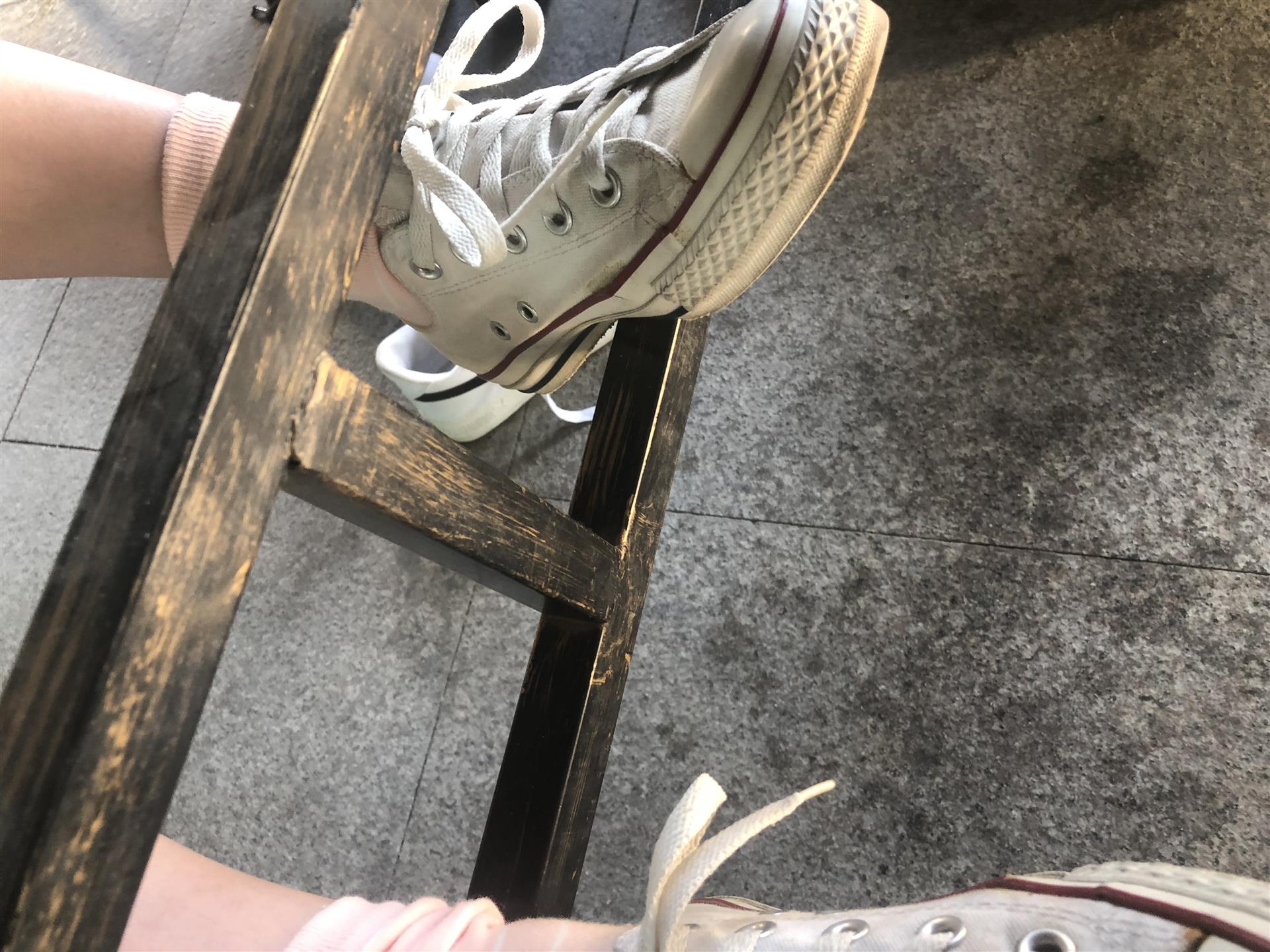 《学姐帆布鞋の棉袜脚丫+2个视频》作品图