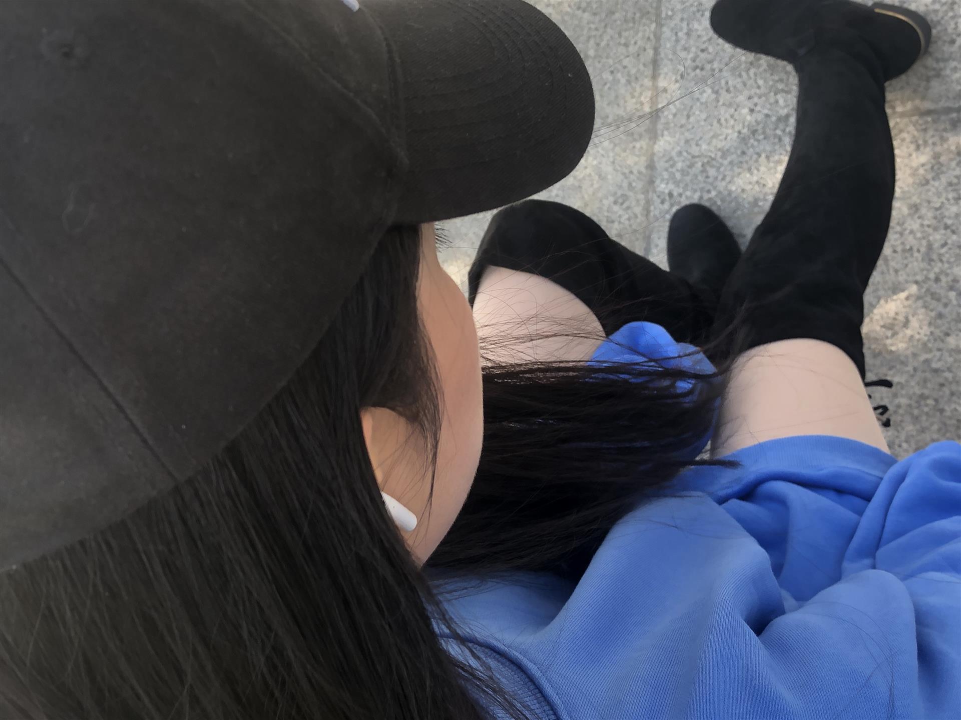 《小姐姐长靴丝袜脚丫+1个视频》作品图