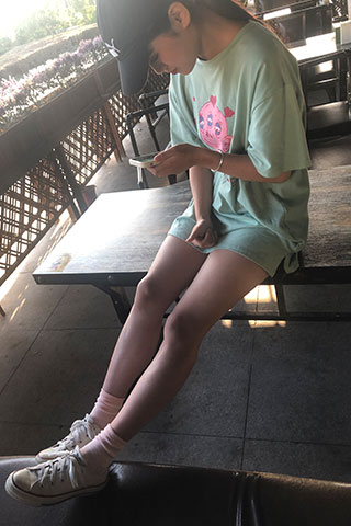 学妹帆布鞋の棉袜脚丫