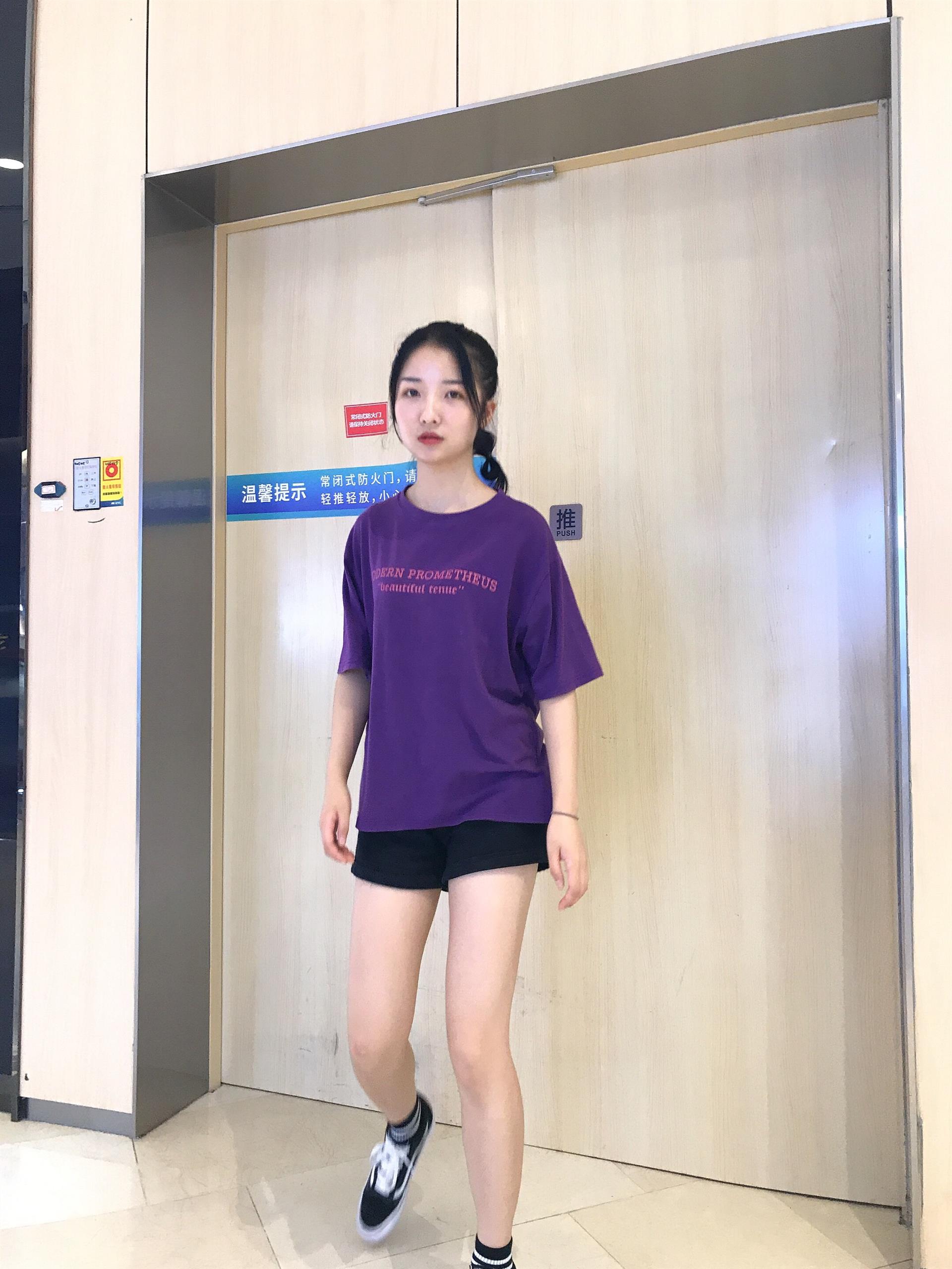 《商场越拍帆布鞋棉袜の裸足脚丫+5个视频》作品图