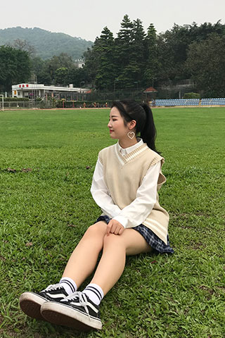 体育馆学姐帆布鞋の白棉袜脚丫