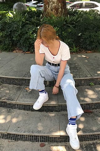 学妹牛仔帆布鞋の棉袜脚丫