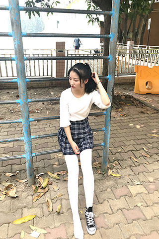 操场学妹帆布鞋の丝袜脚丫
