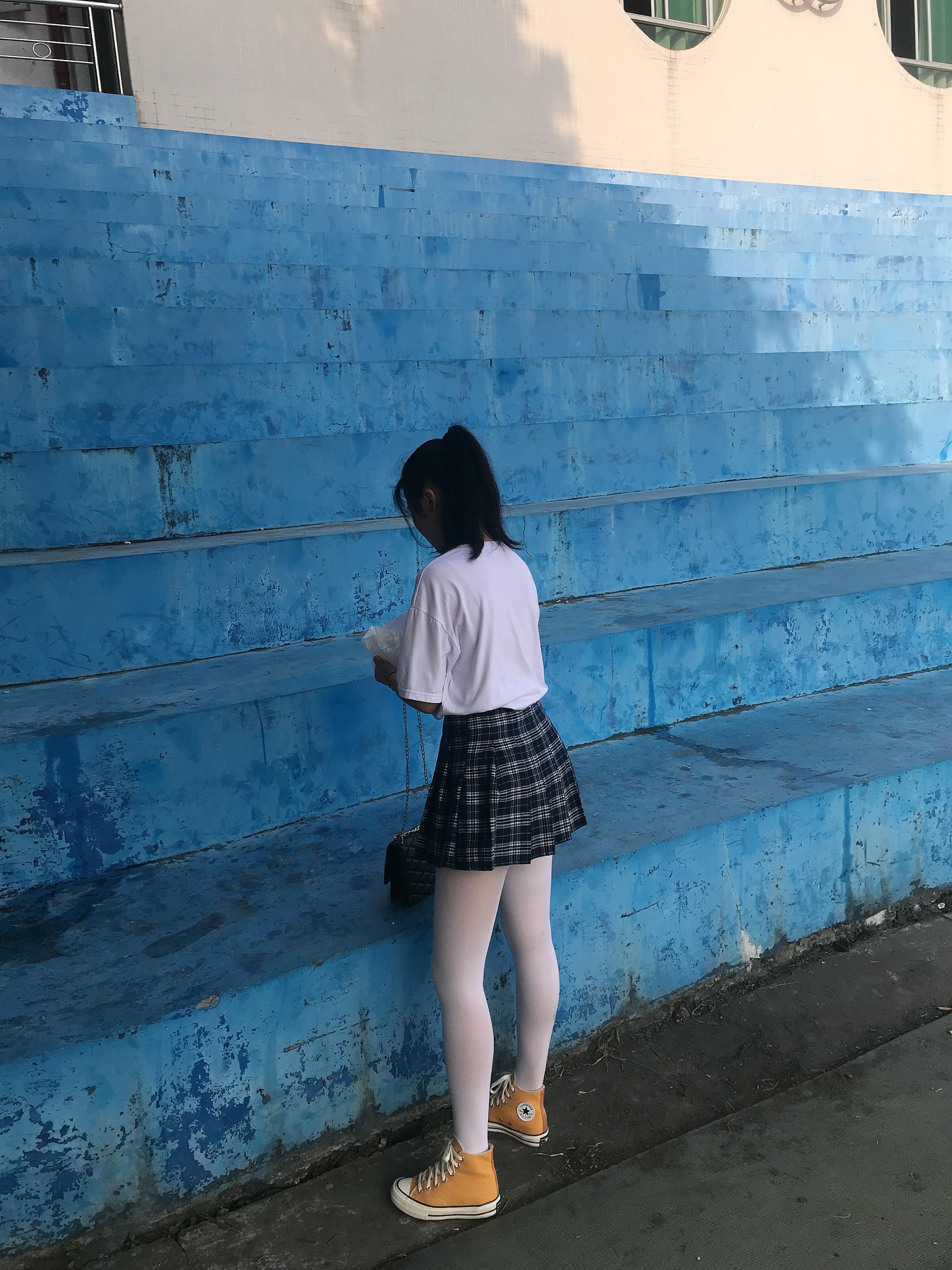 《操场丝袜の高帮帆布鞋+4个视频》作品图