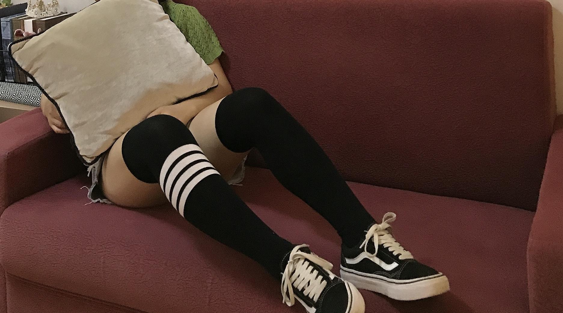 《学妹来家做客》作品图