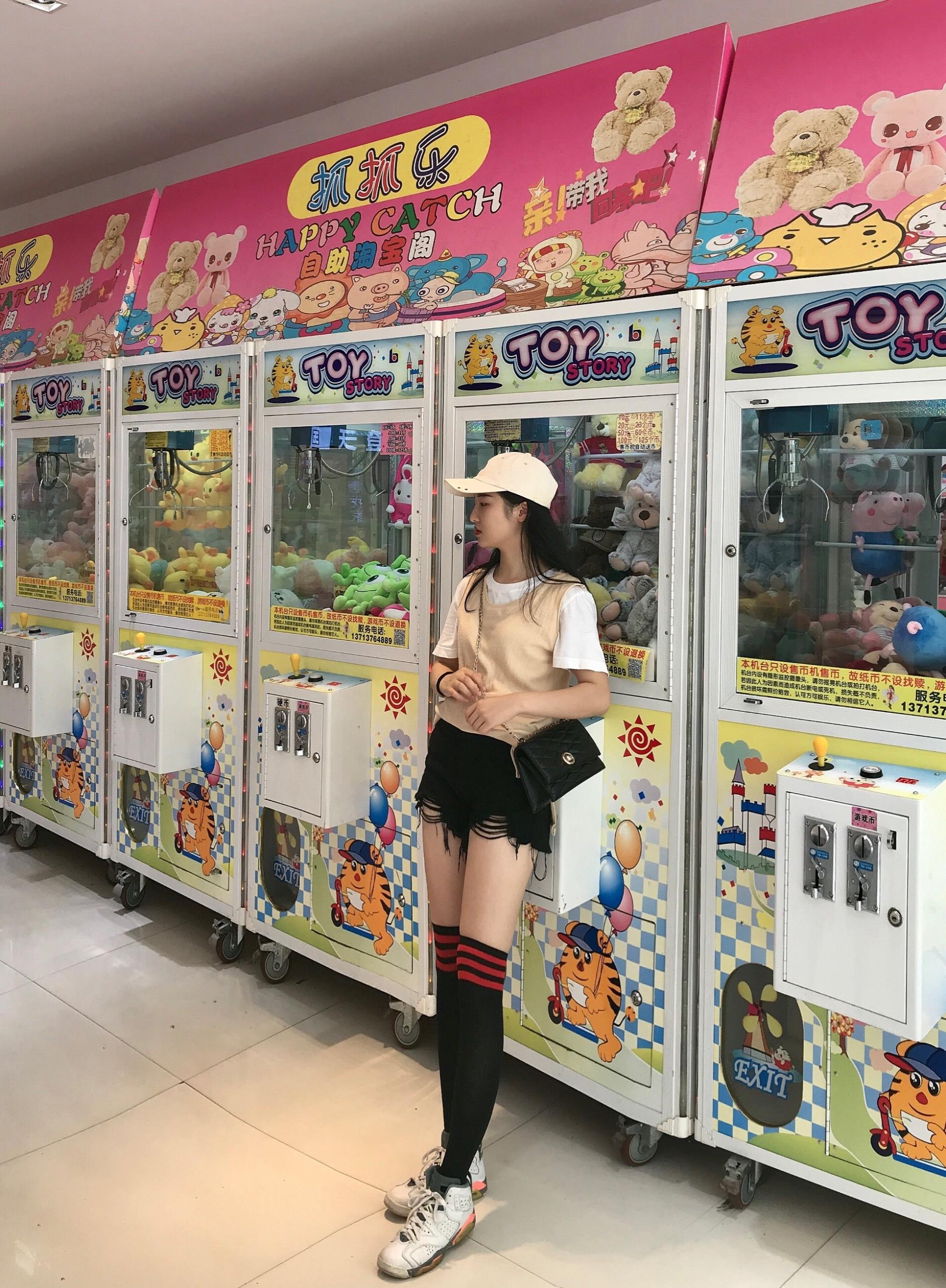 《一起来玩娃娃机吧+视频2个》作品图