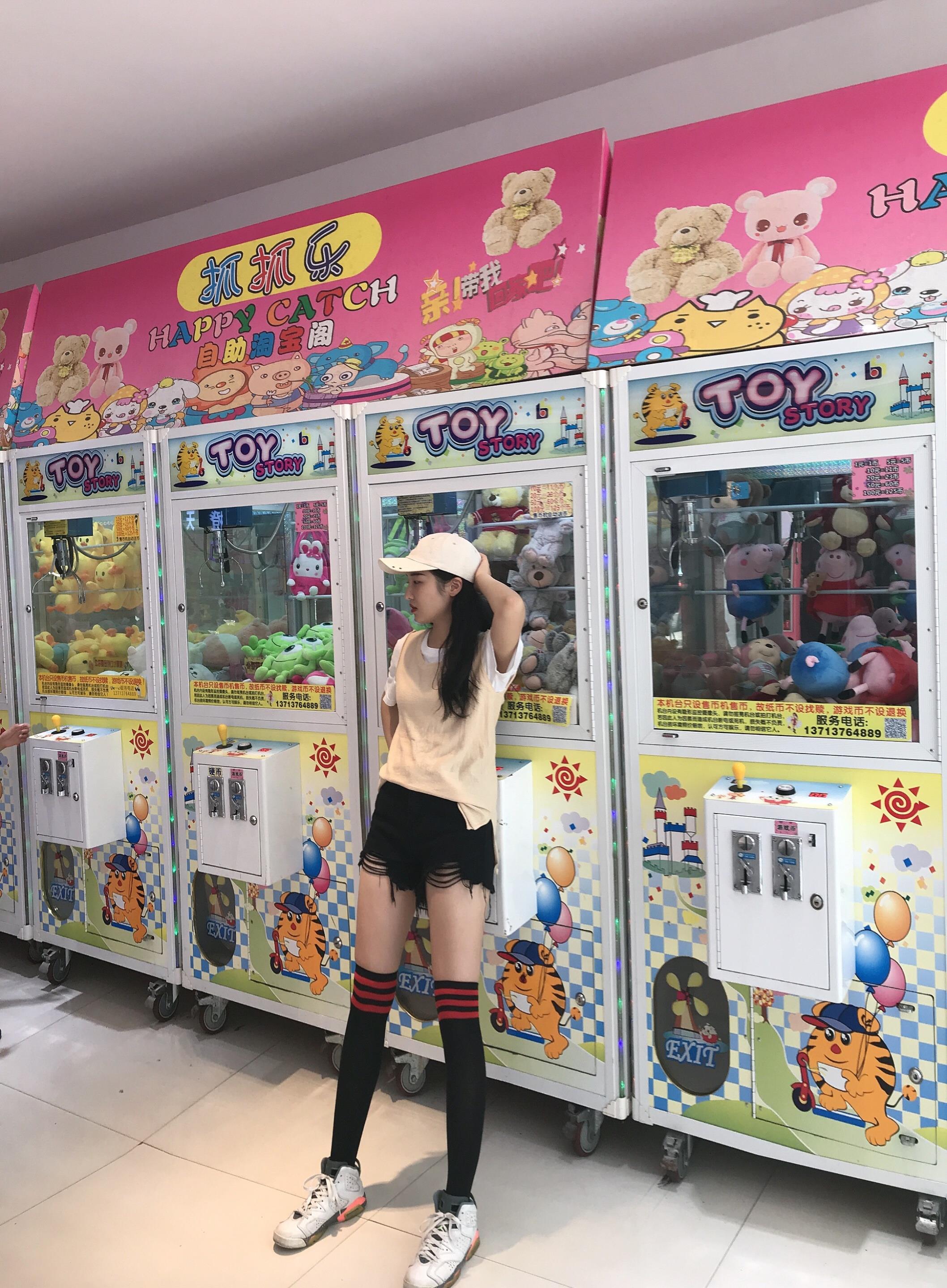 《一起来玩娃娃机吧+视频2个》作品图