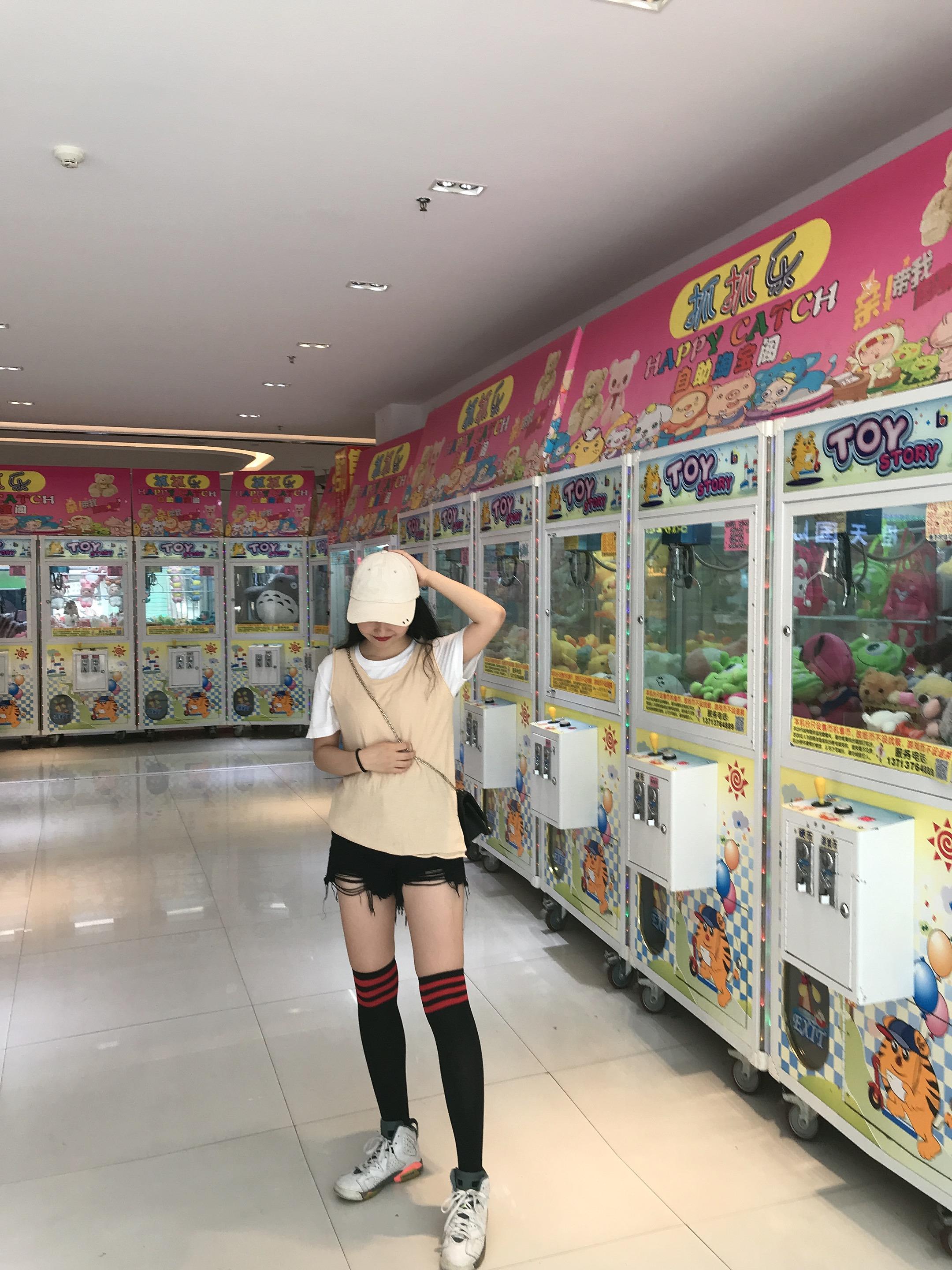 《一起来玩娃娃机吧+视频2个》作品图