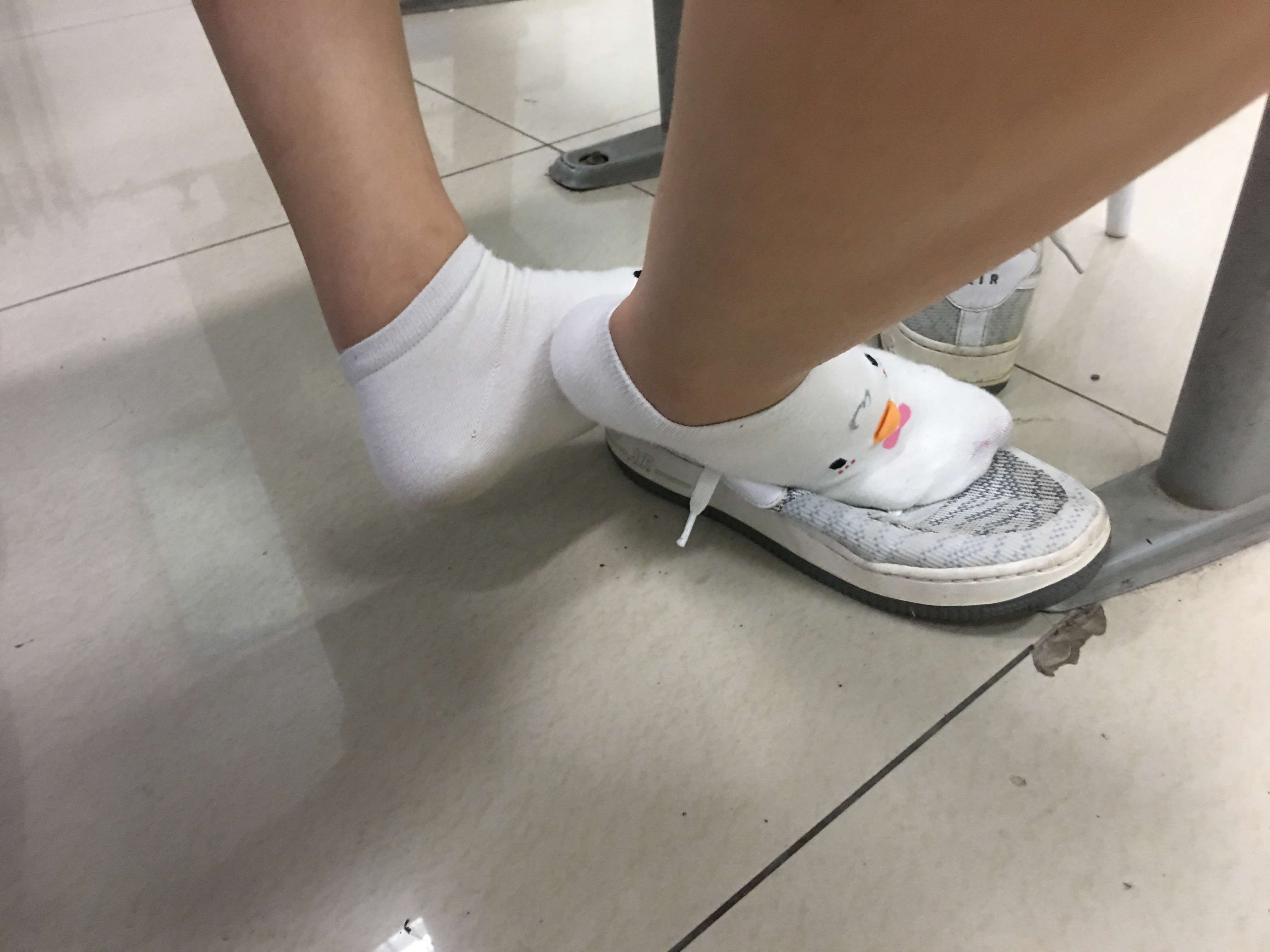 《学妹多套棉袜互换上》作品图