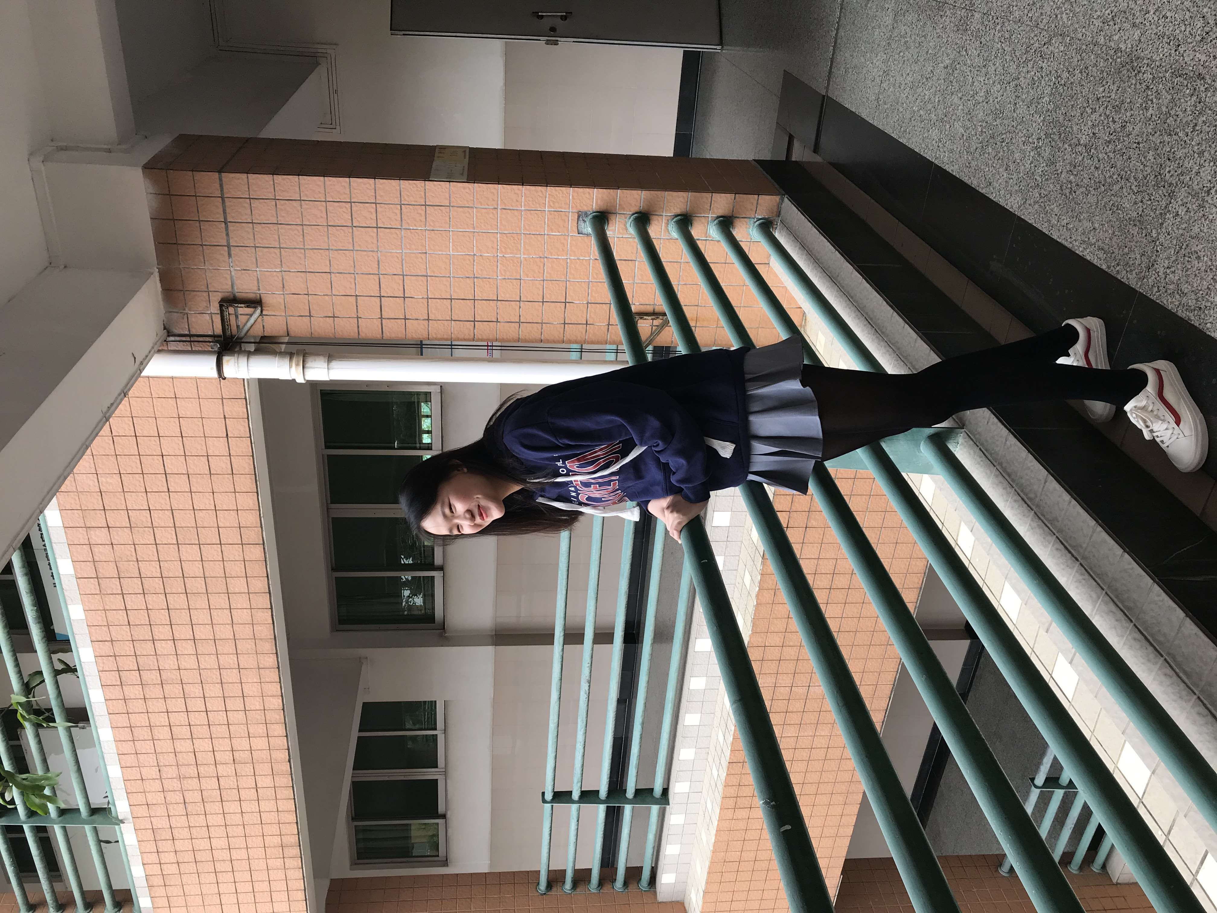 《校园回力の黑丝脚丫》作品图