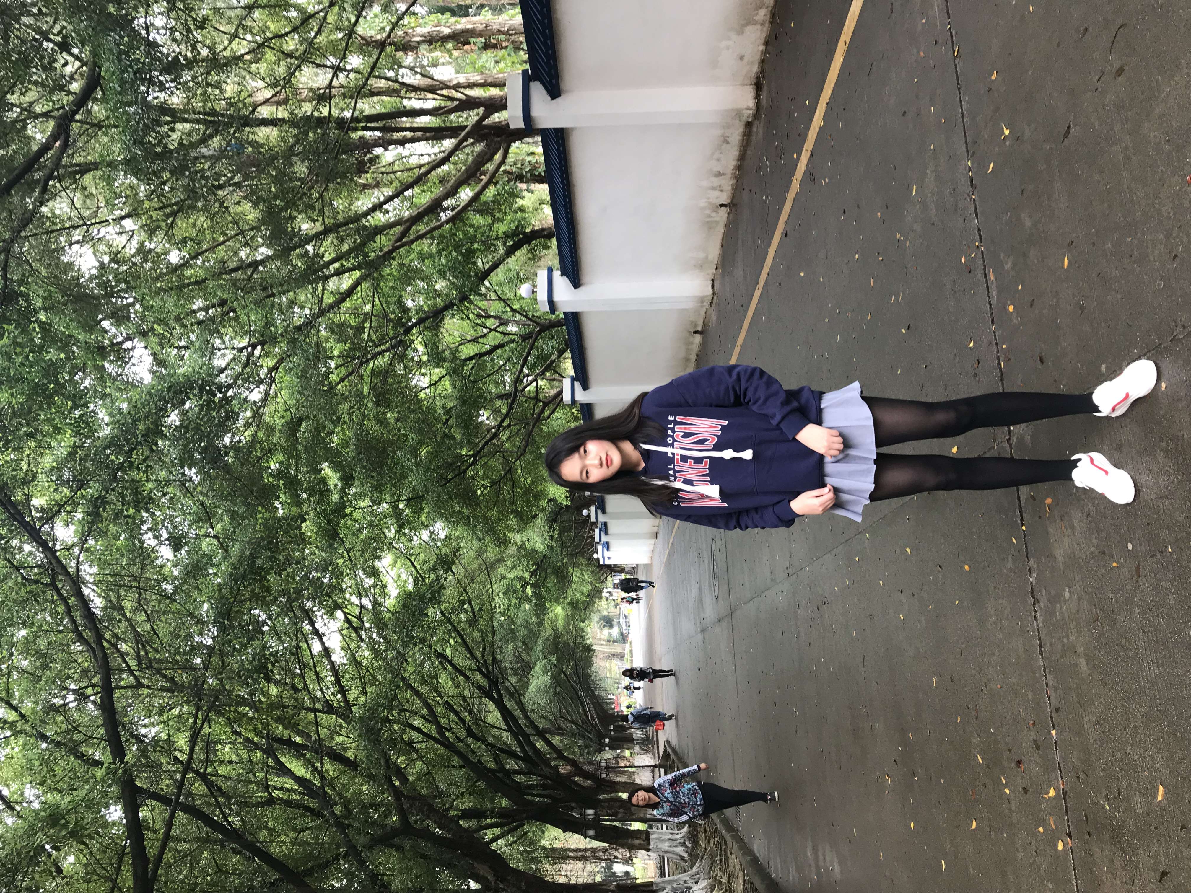 《校园回力の黑丝脚丫》作品图