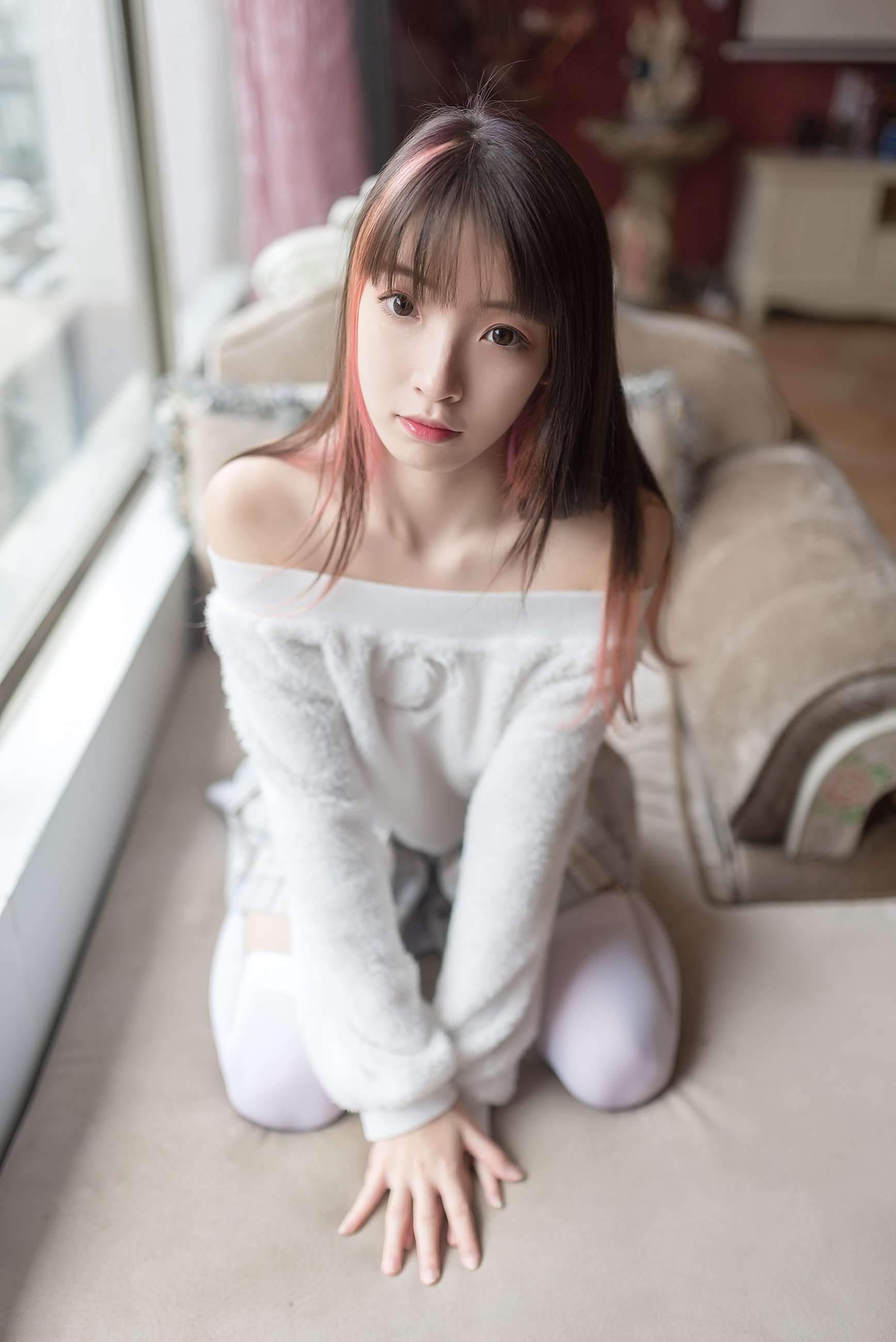 《家拍小姐姐白丝袜脚丫》作品图