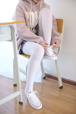 少女白丝运动风