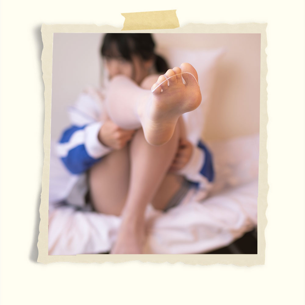 少女校服白丝袜脚丫+视频1个