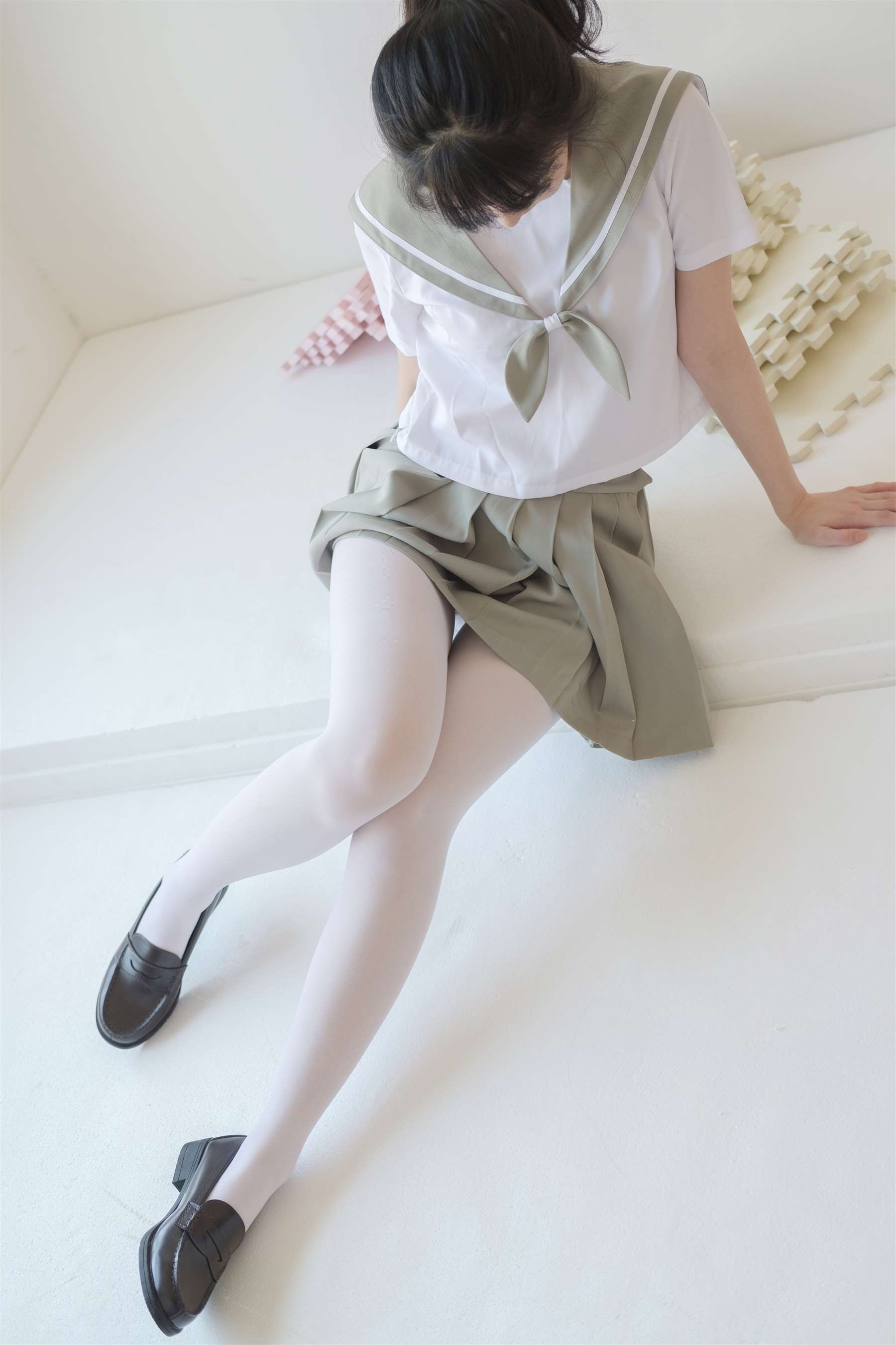 《学生水手服の白丝脚丫+视频1个》作品图