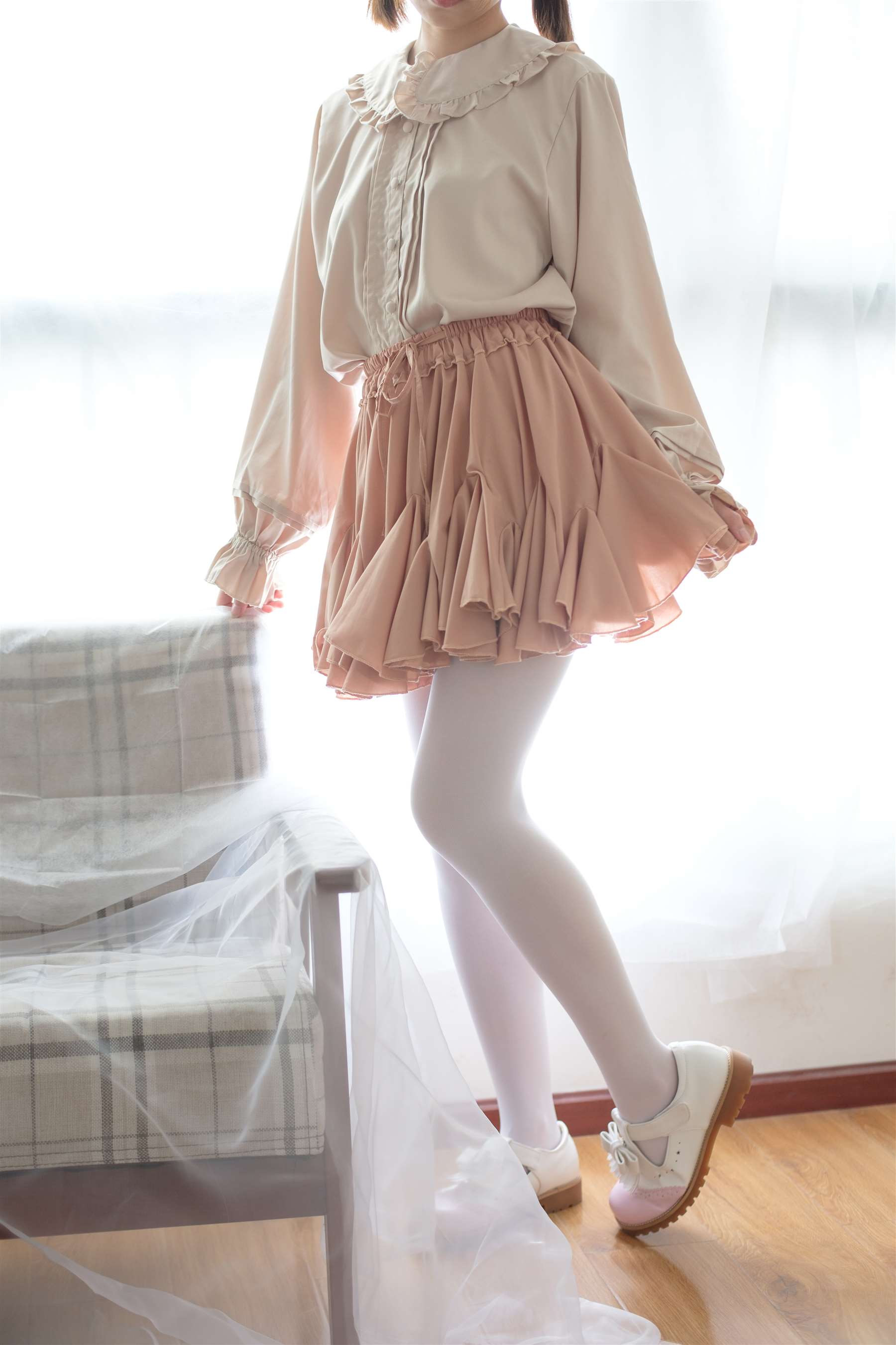 《同学的白丝脚丫+视频1个》作品图