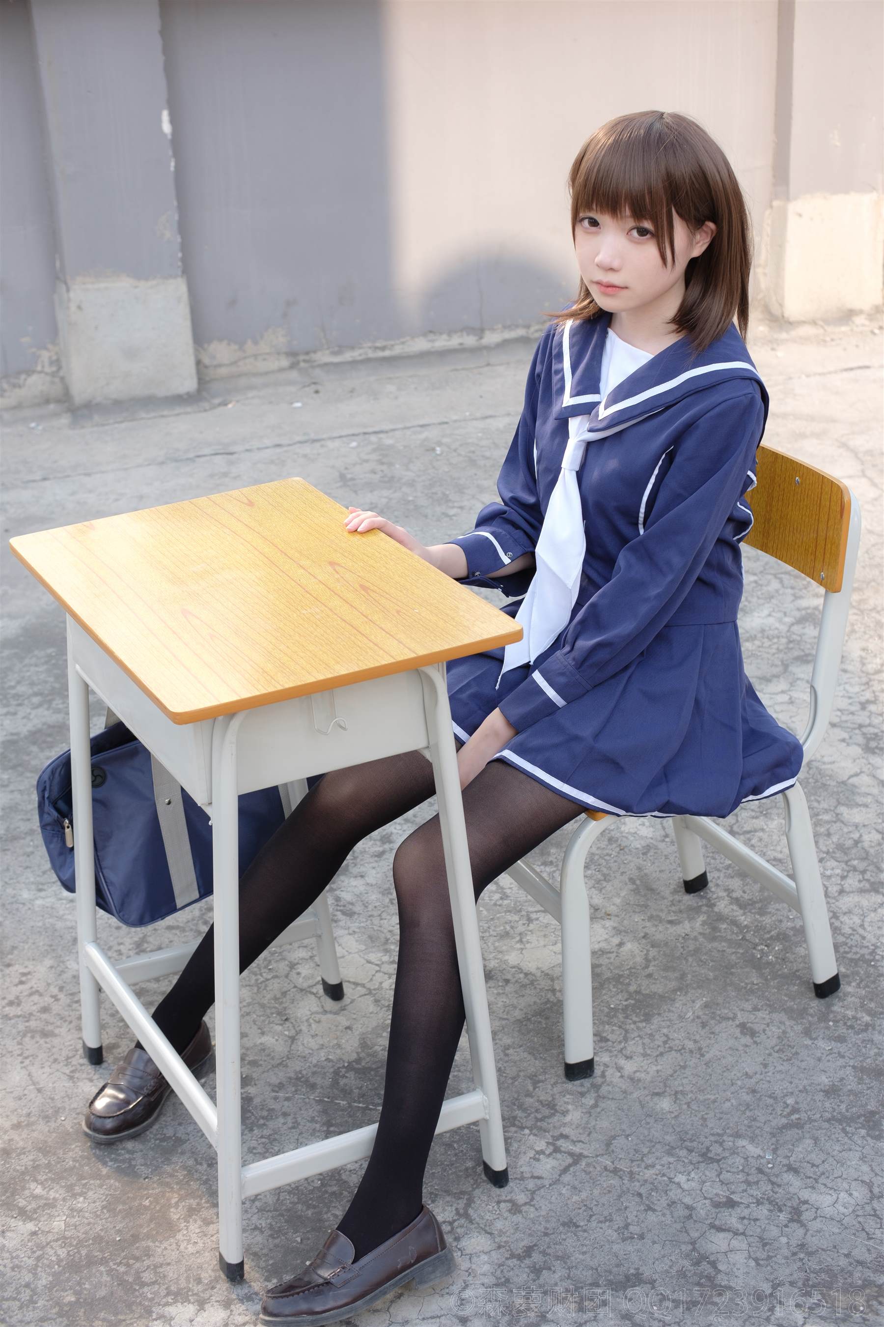 《cosplay校服装の黑丝脚丫+视频一个》作品图