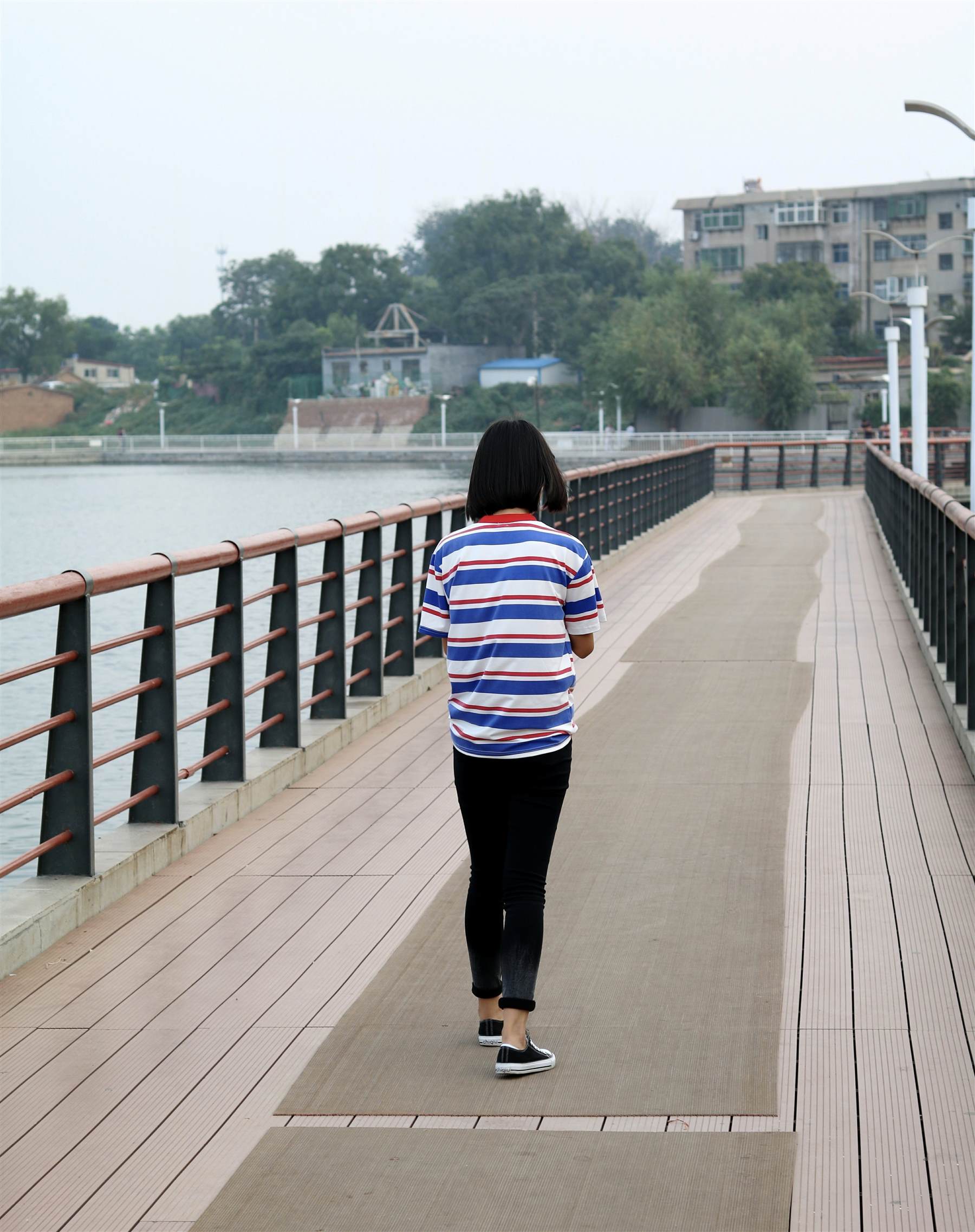 《帆布鞋の船袜脚丫+视频1个》作品图