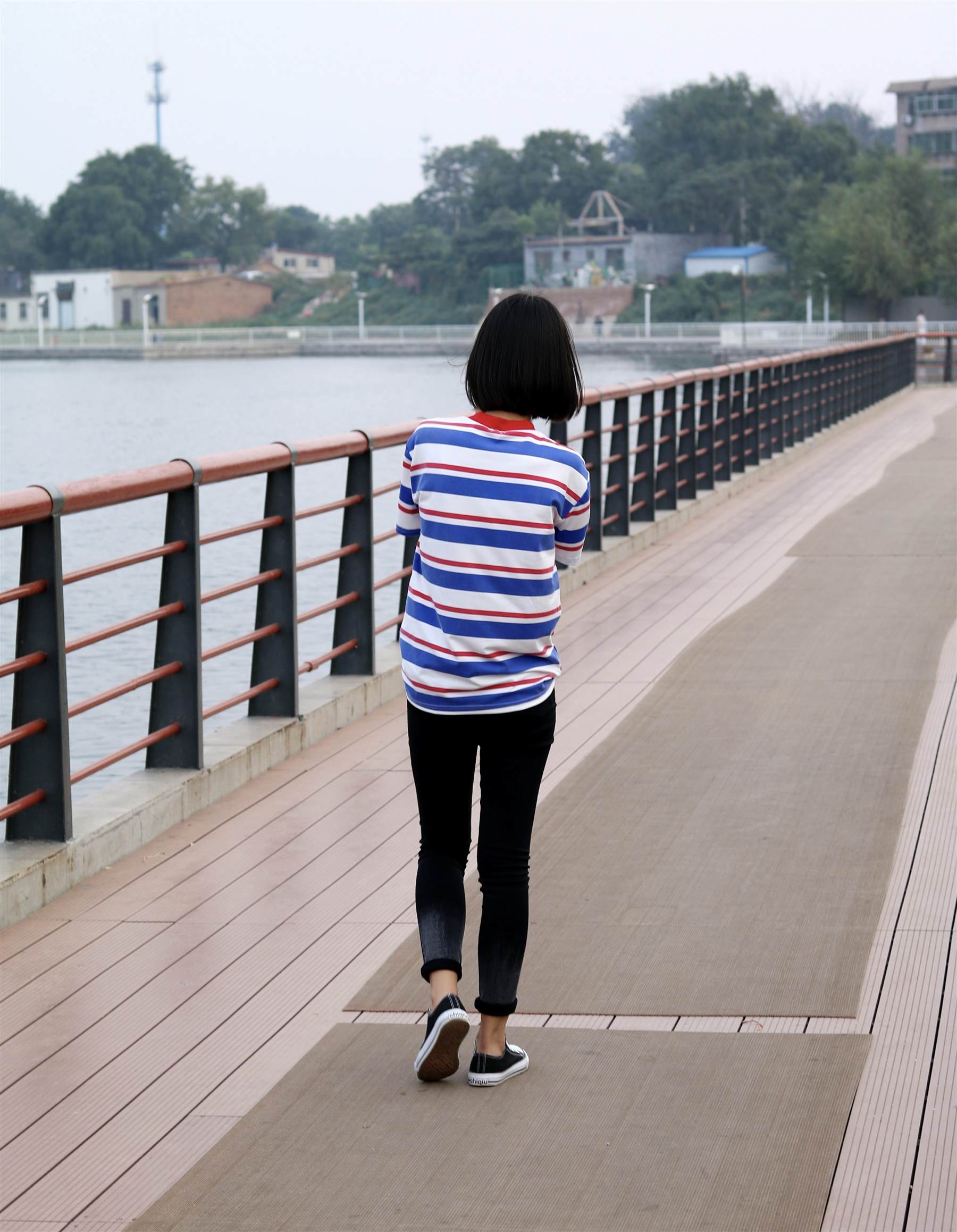 《帆布鞋の船袜脚丫+视频1个》作品图