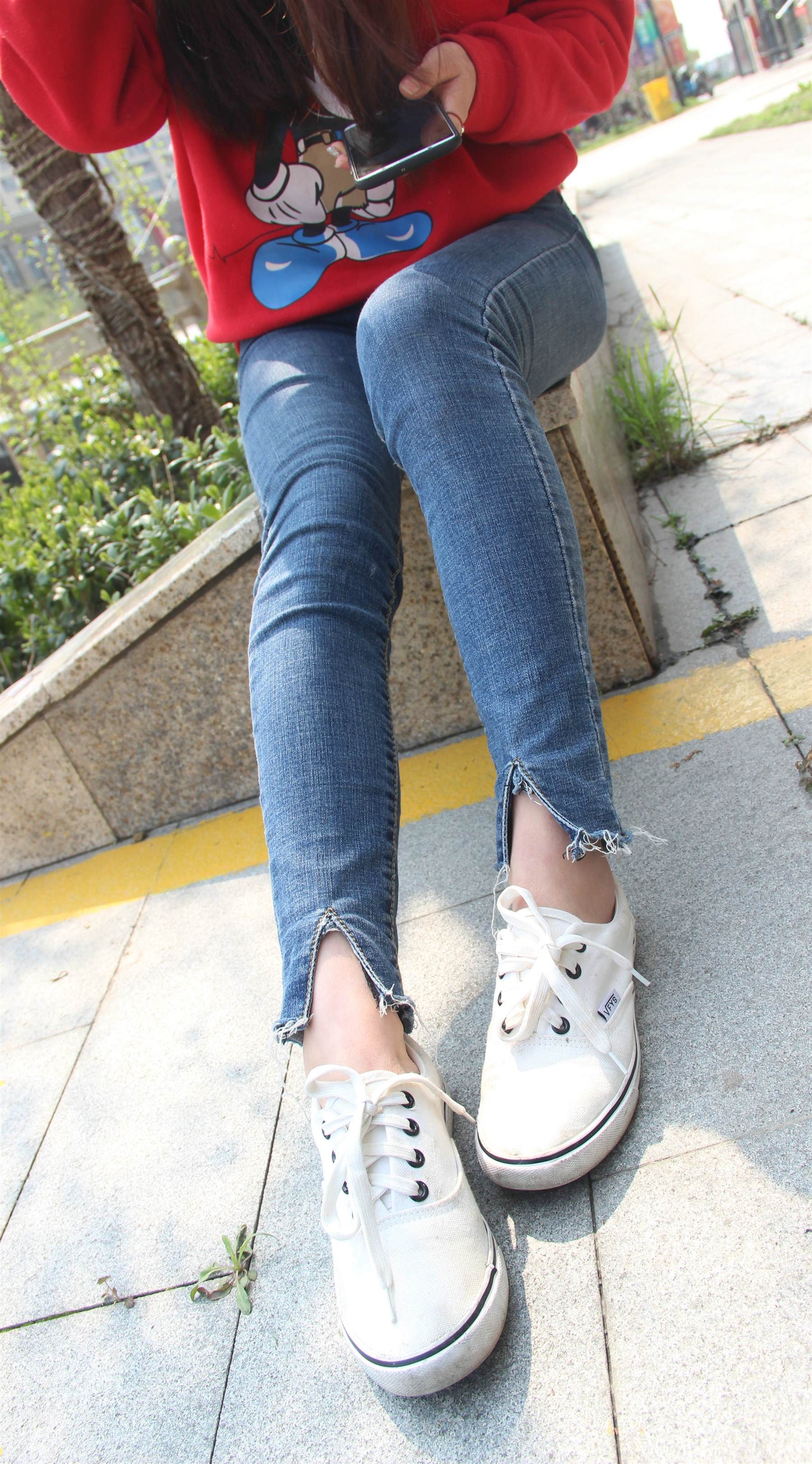 《小姐姐帆布鞋の船袜脚丫》作品图