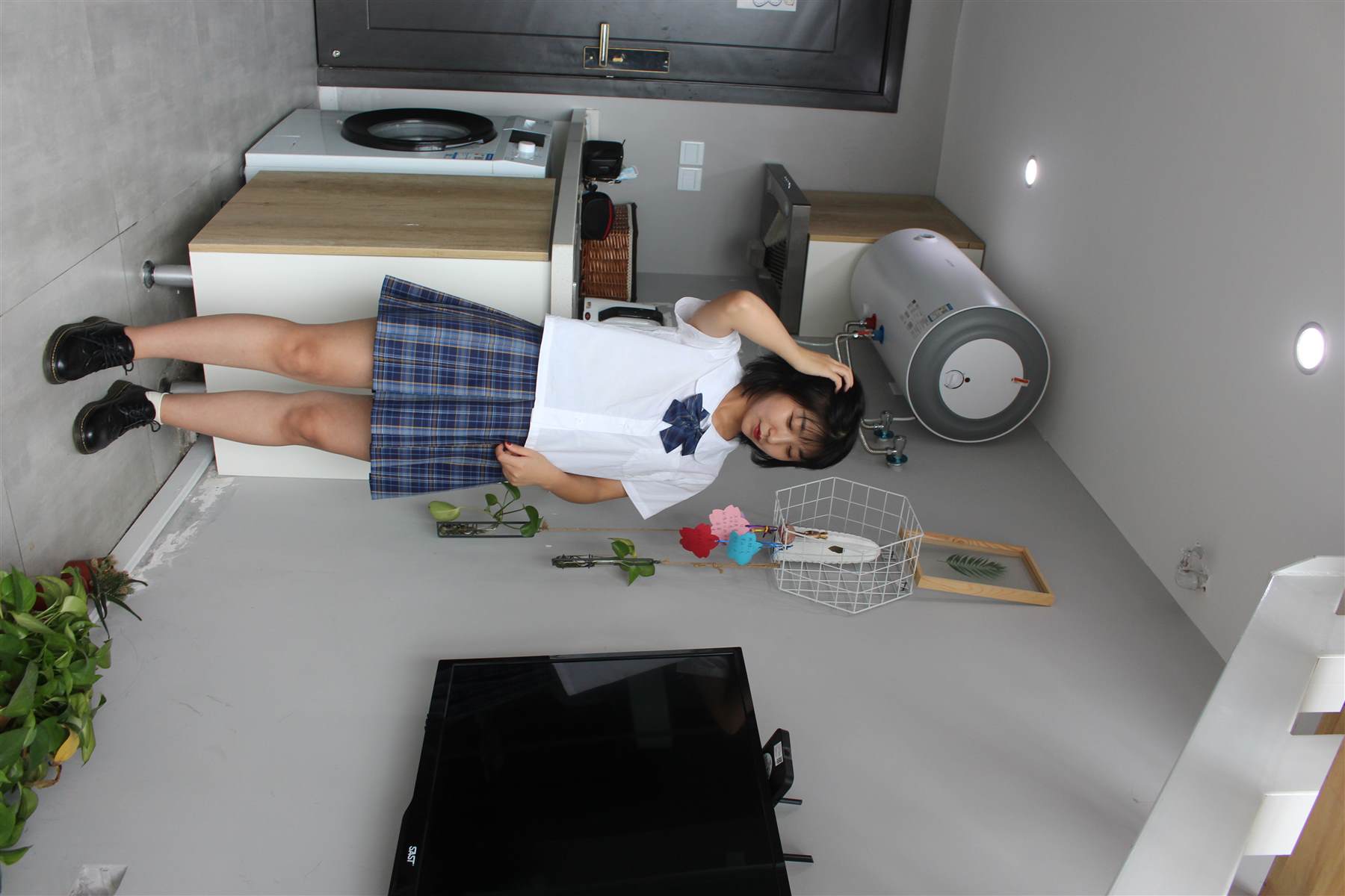 《日系学生服皮鞋の棉袜脚丫+【视频1个百度网盘下载】》作品图