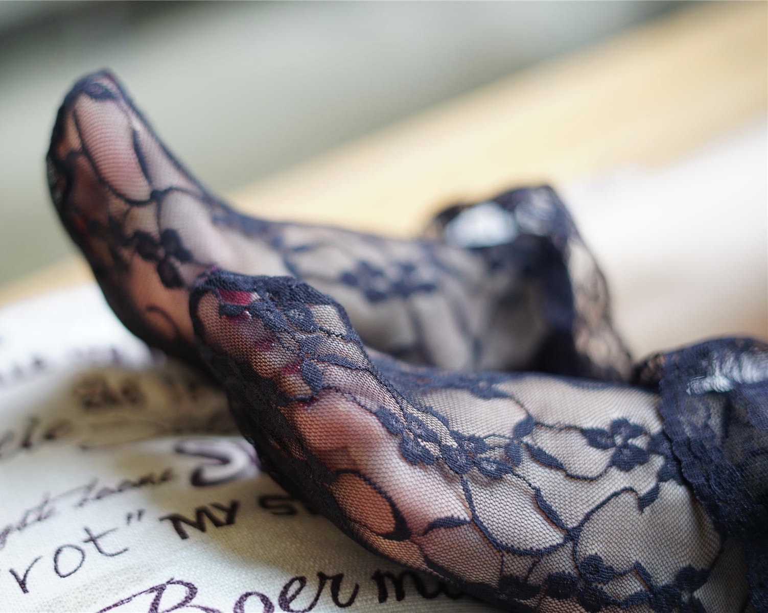 《蕾丝脚丫》作品图