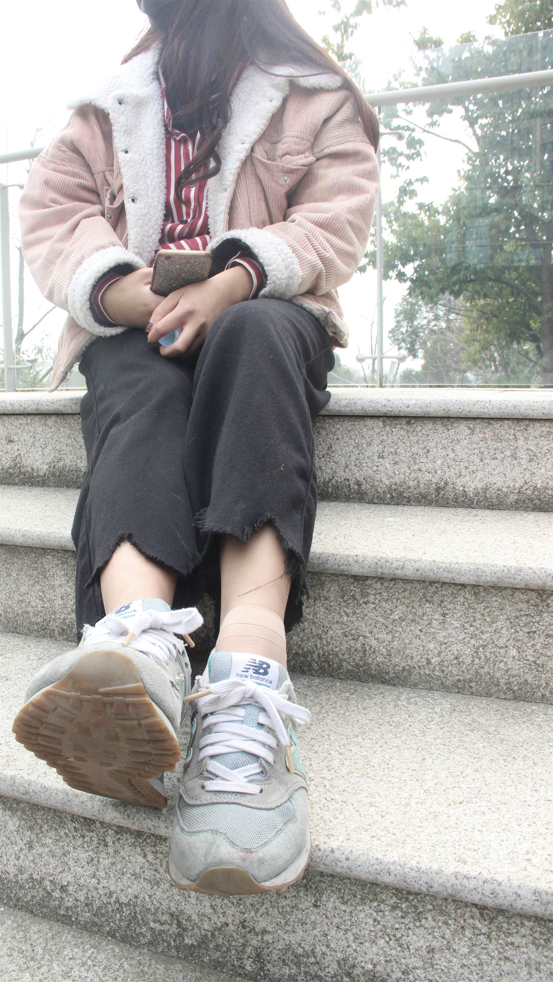 《新百伦丝袜脚の脱袜全程+【视频1个百度网盘下载】》作品图