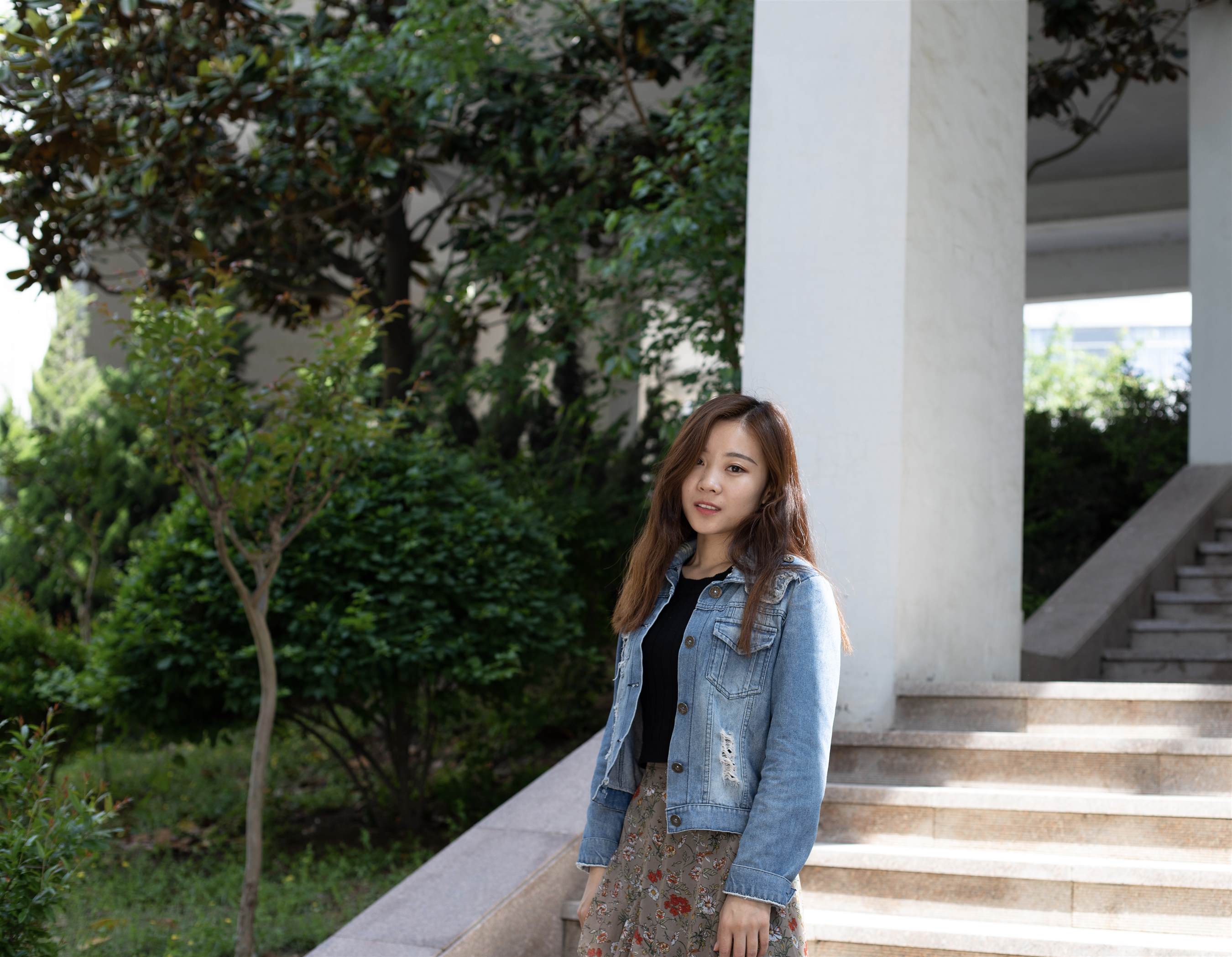 《学姐帆布鞋の紫色船袜脚丫》作品图