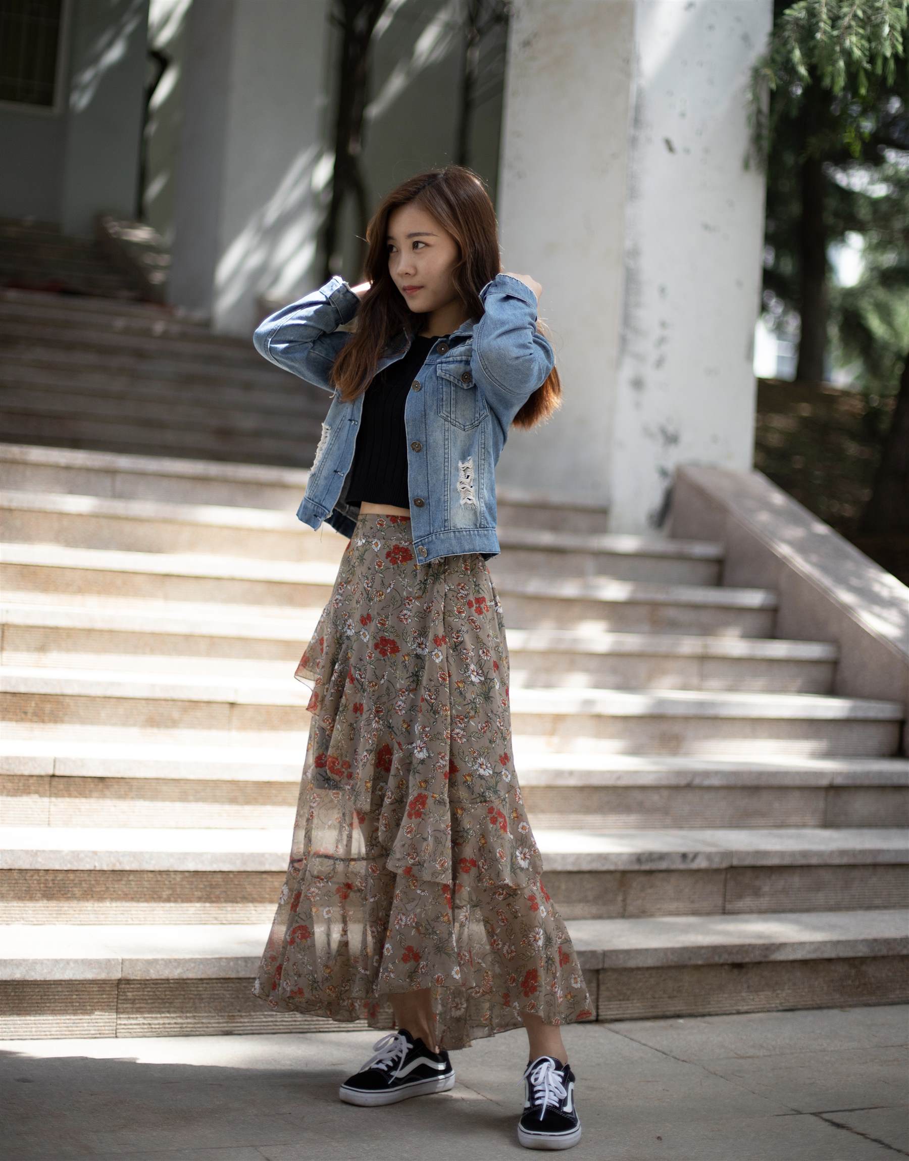 《学姐帆布鞋の紫色船袜脚丫》作品图