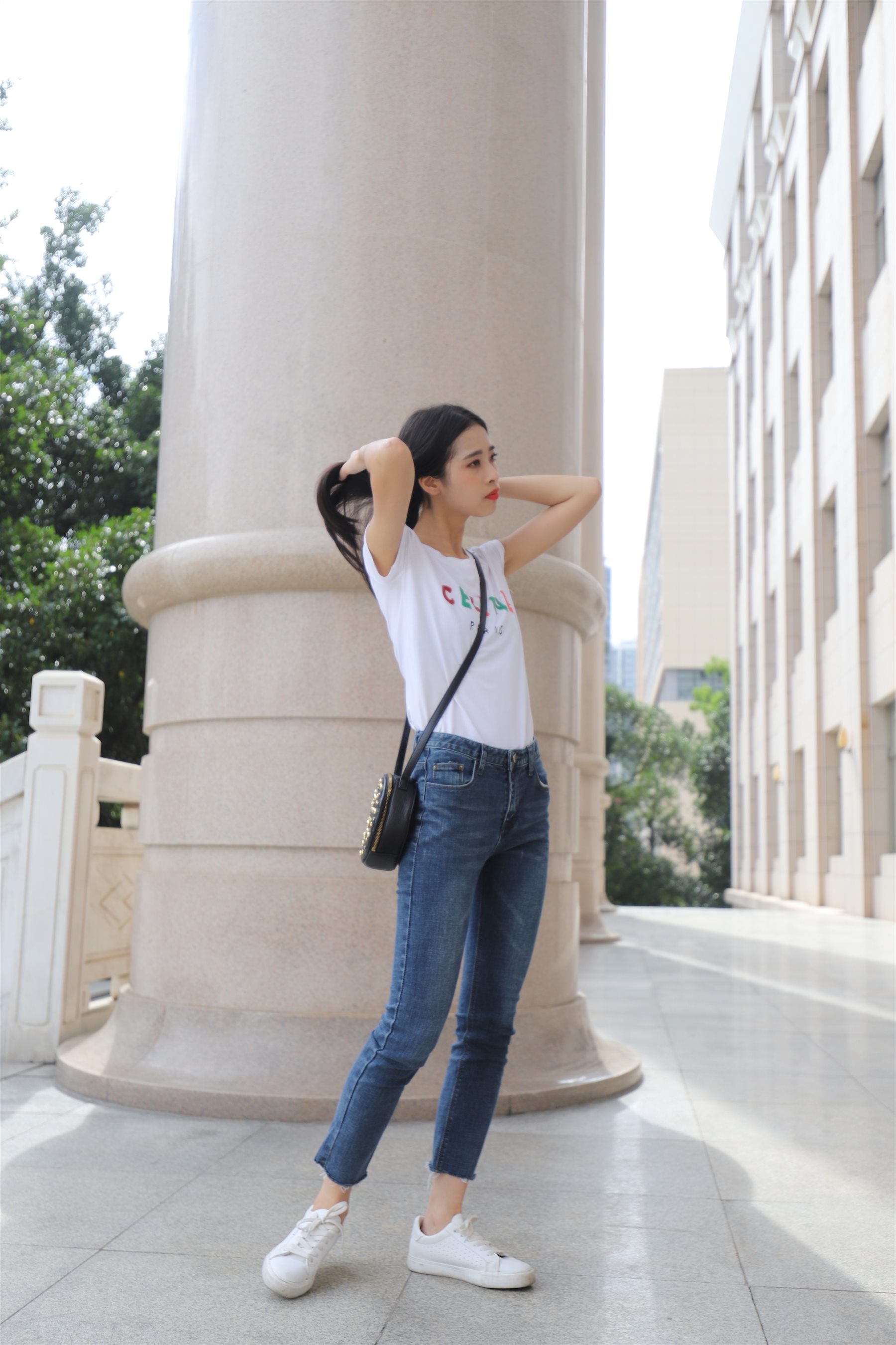 《九分牛仔の板鞋船袜脚丫上》作品图