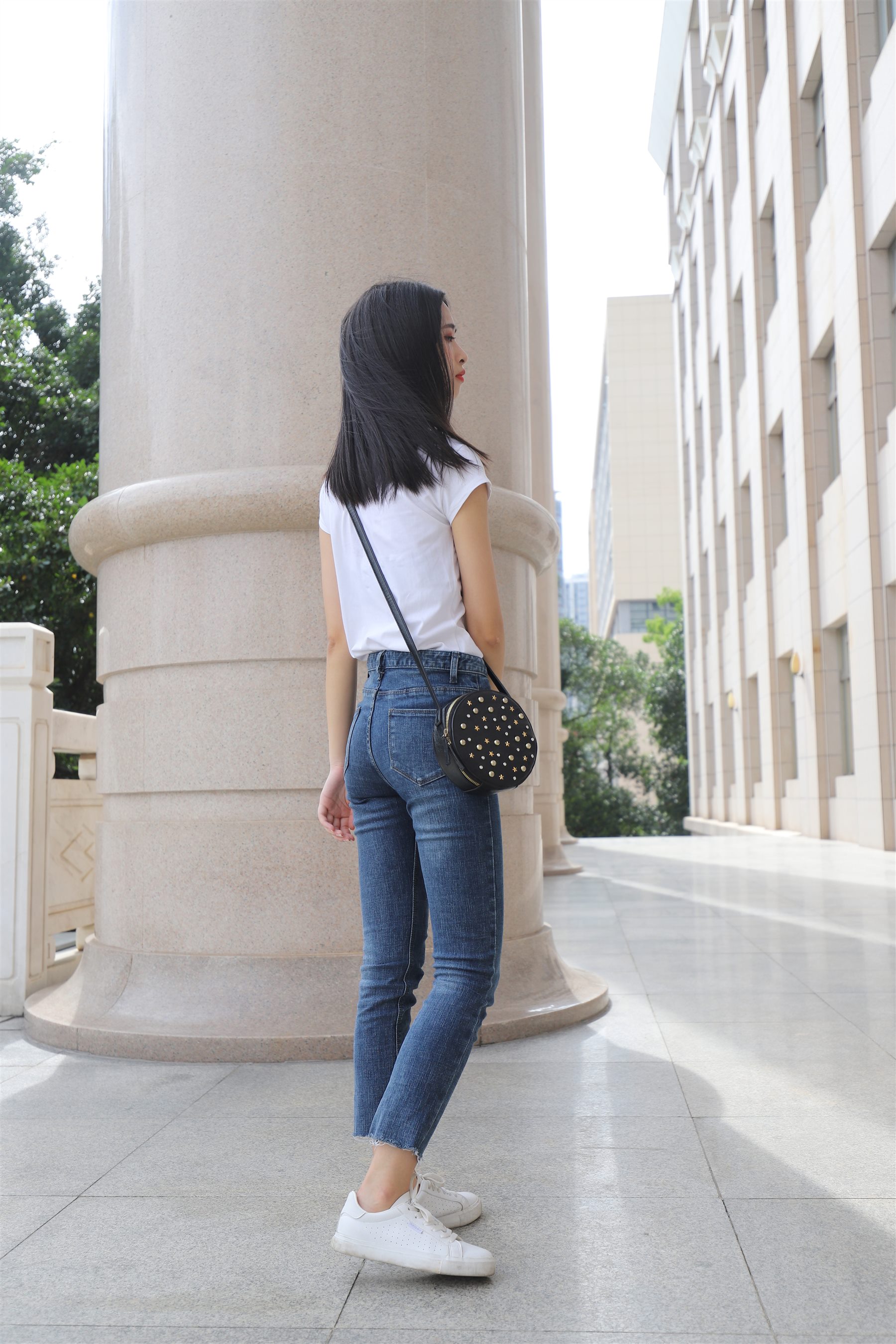 《九分牛仔の板鞋船袜脚丫上》作品图