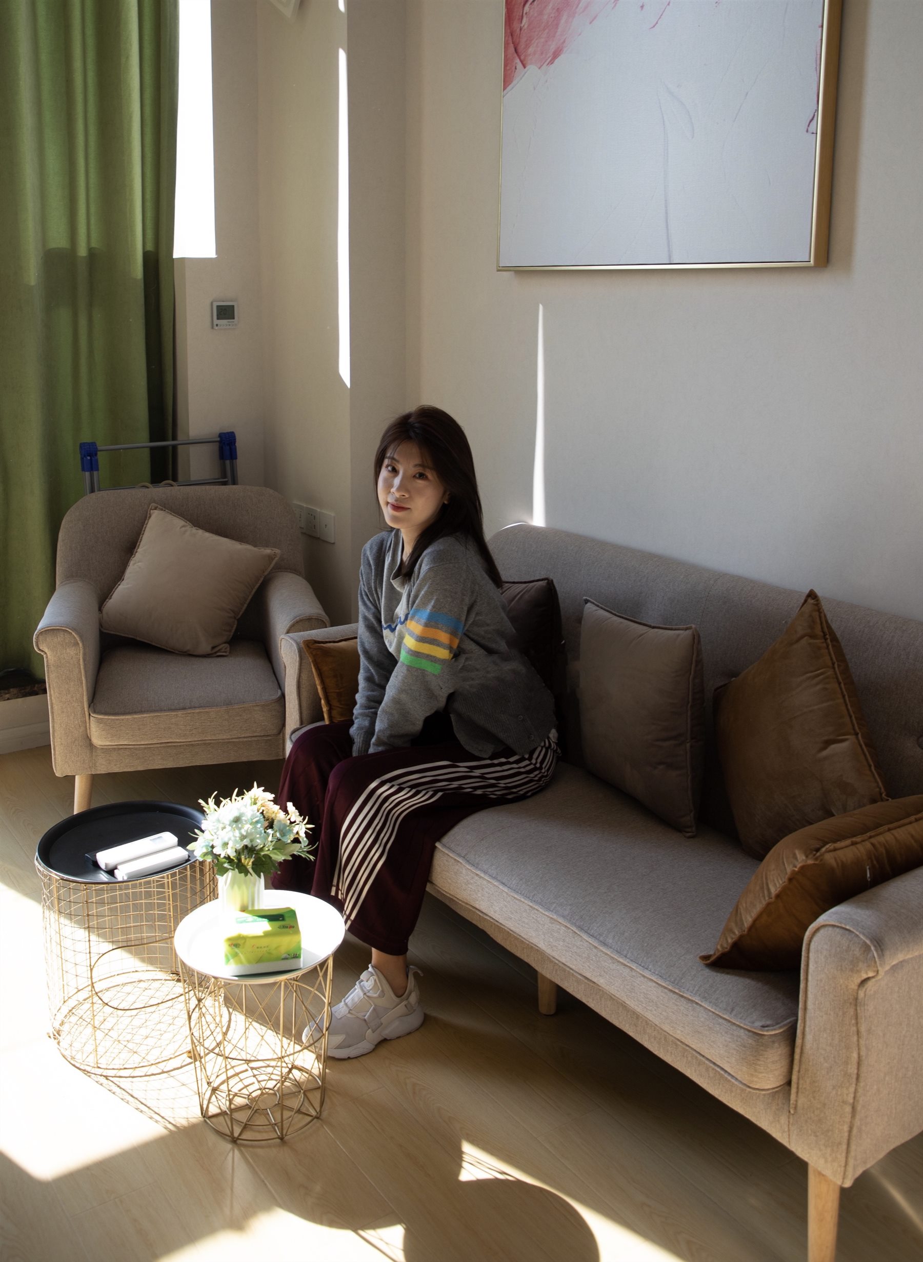 《运动鞋の白船袜脚丫+【视频1个网盘下载】》作品图