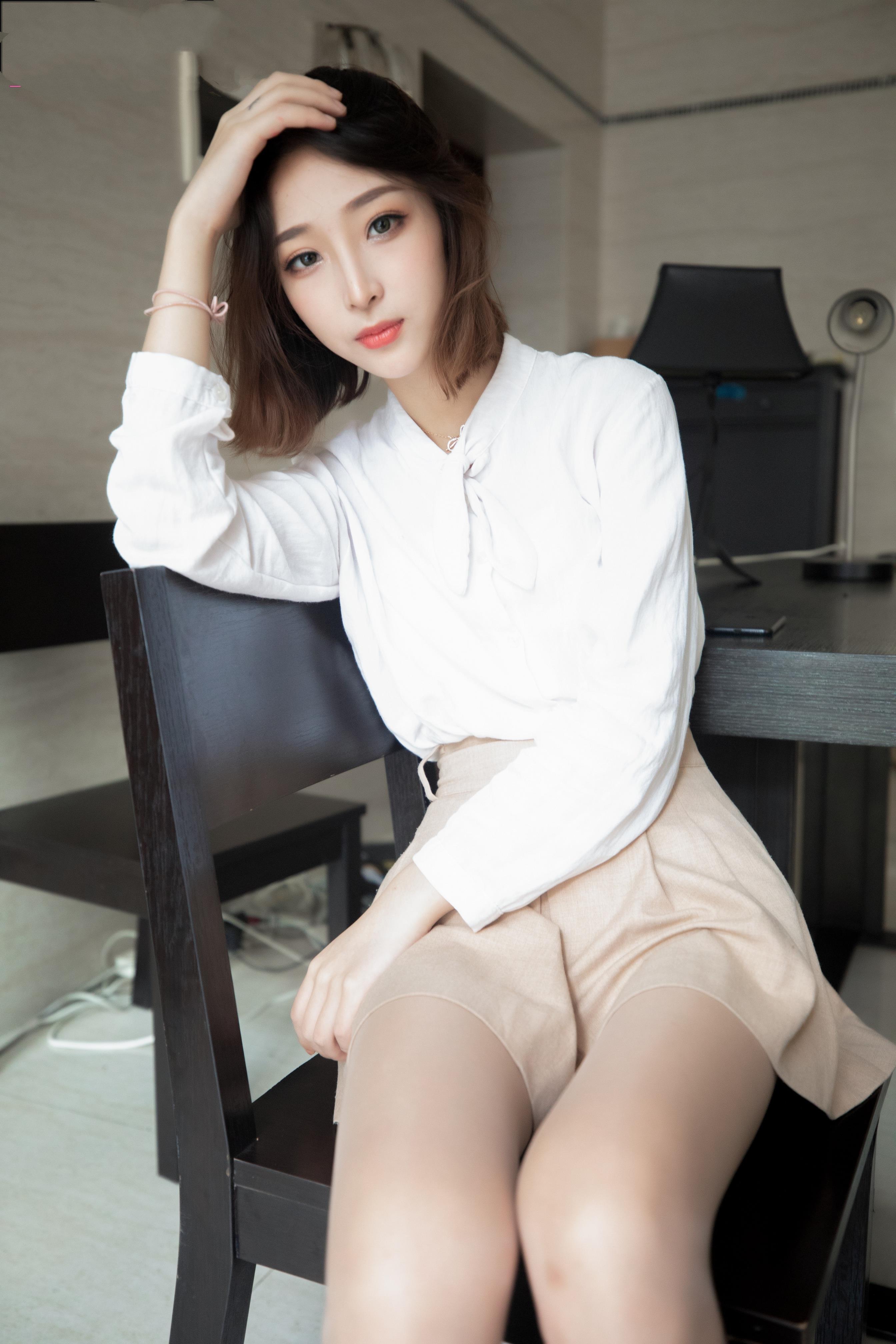 《高冷范的肉丝袜脚丫》作品图