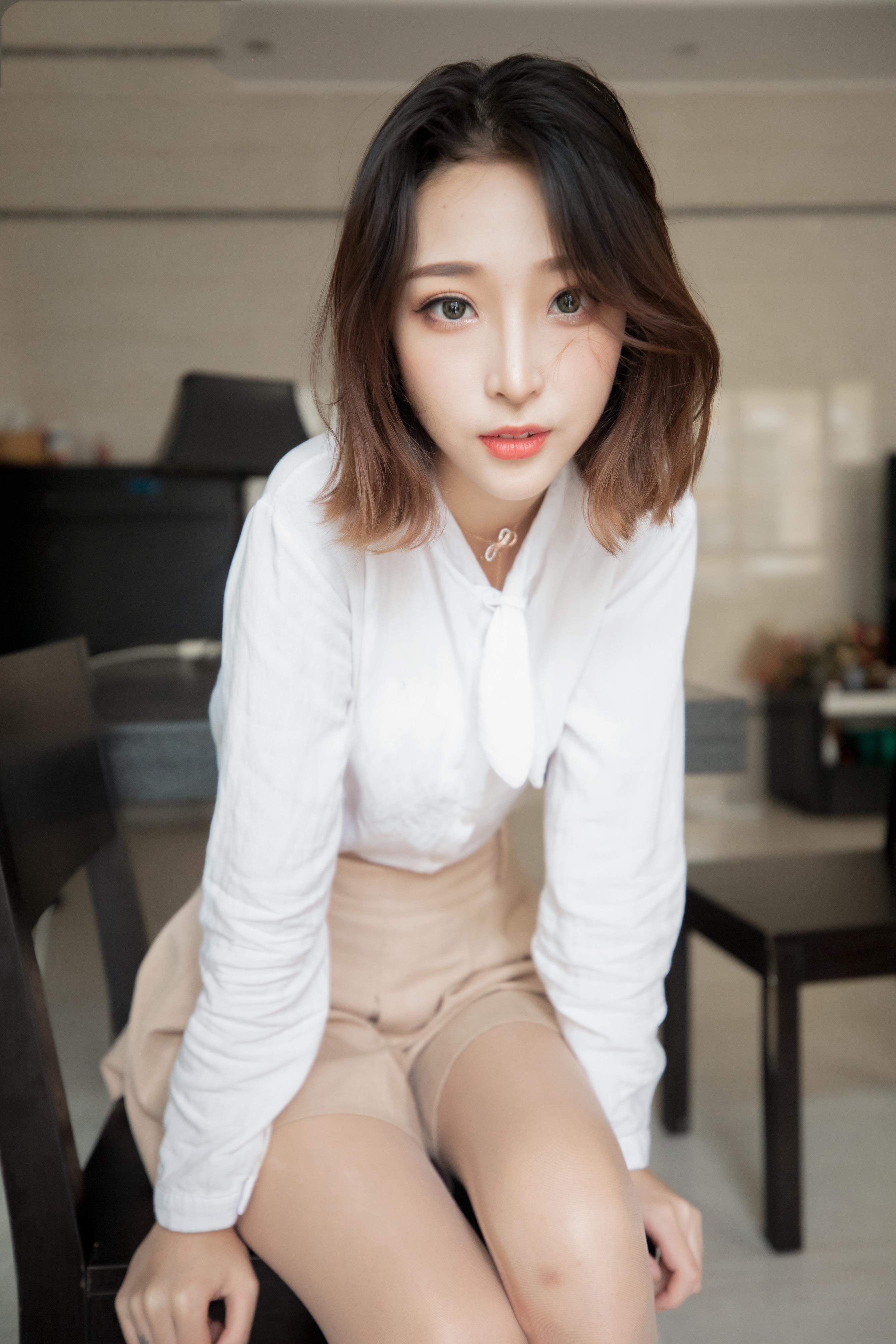 《高冷范的肉丝袜脚丫》作品图