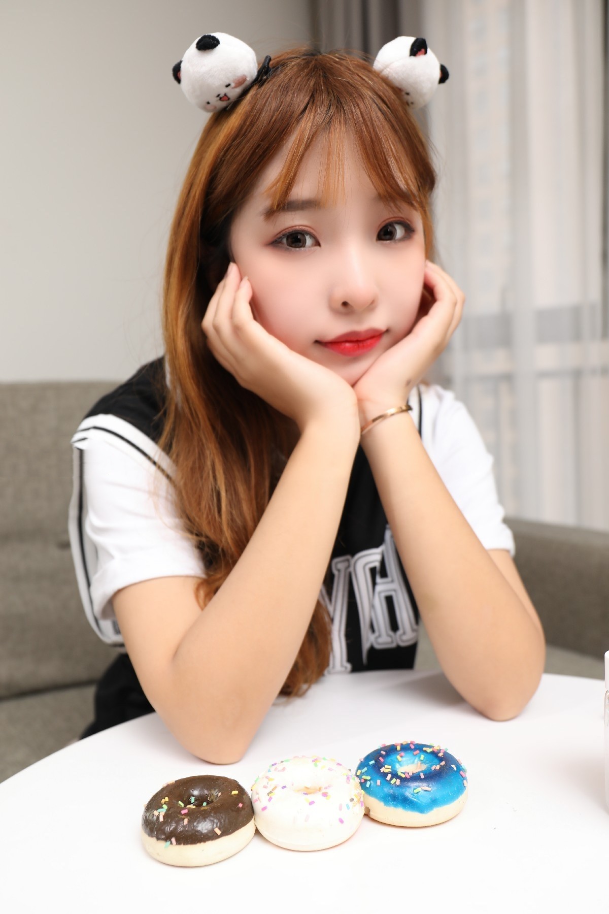 《可爱少女板鞋の棉袜脚丫》作品图