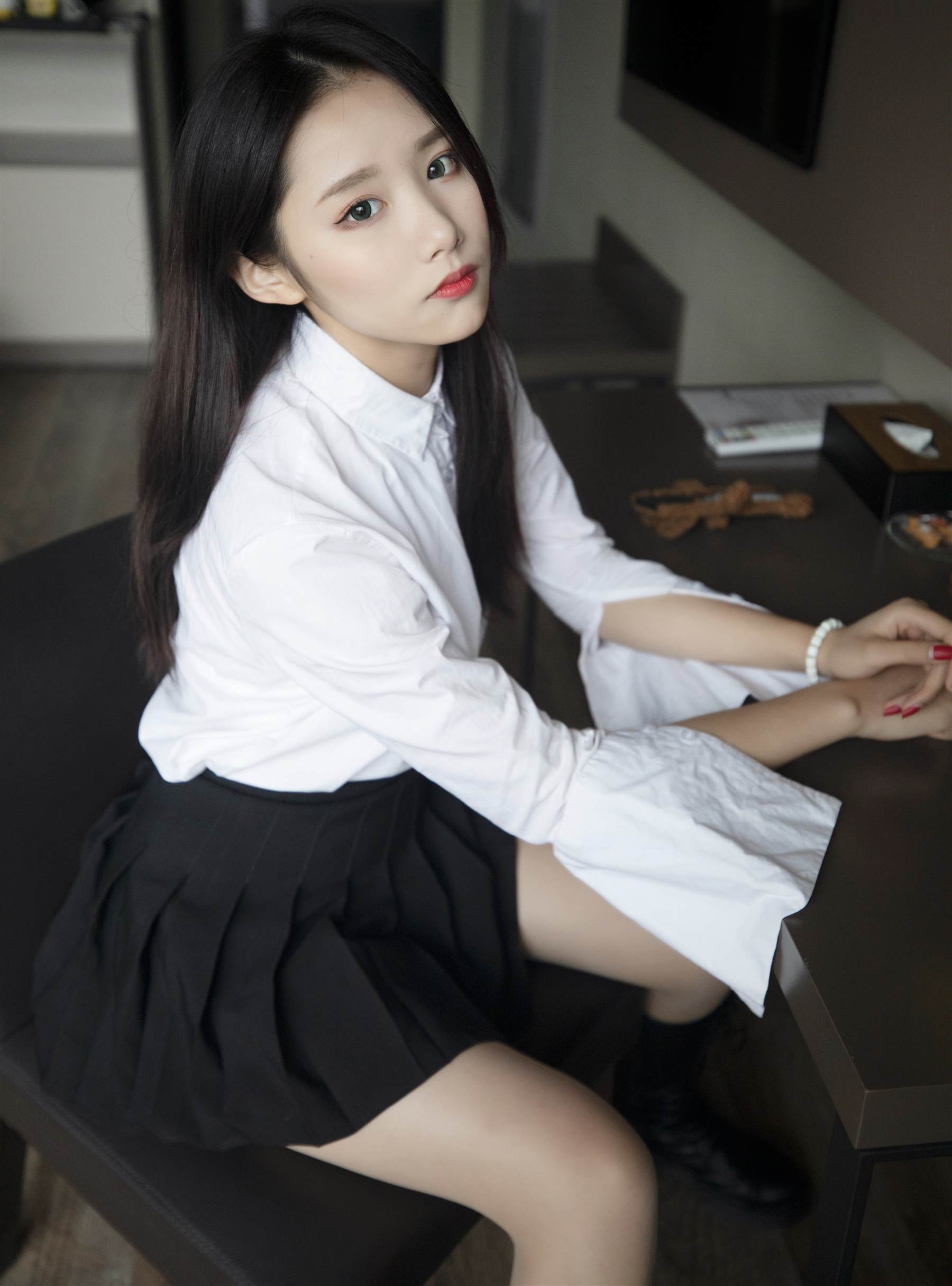 《长靴肉丝脚丫》作品图