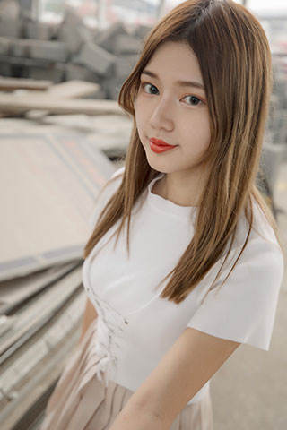 毛坯房里的丝袜脚丫