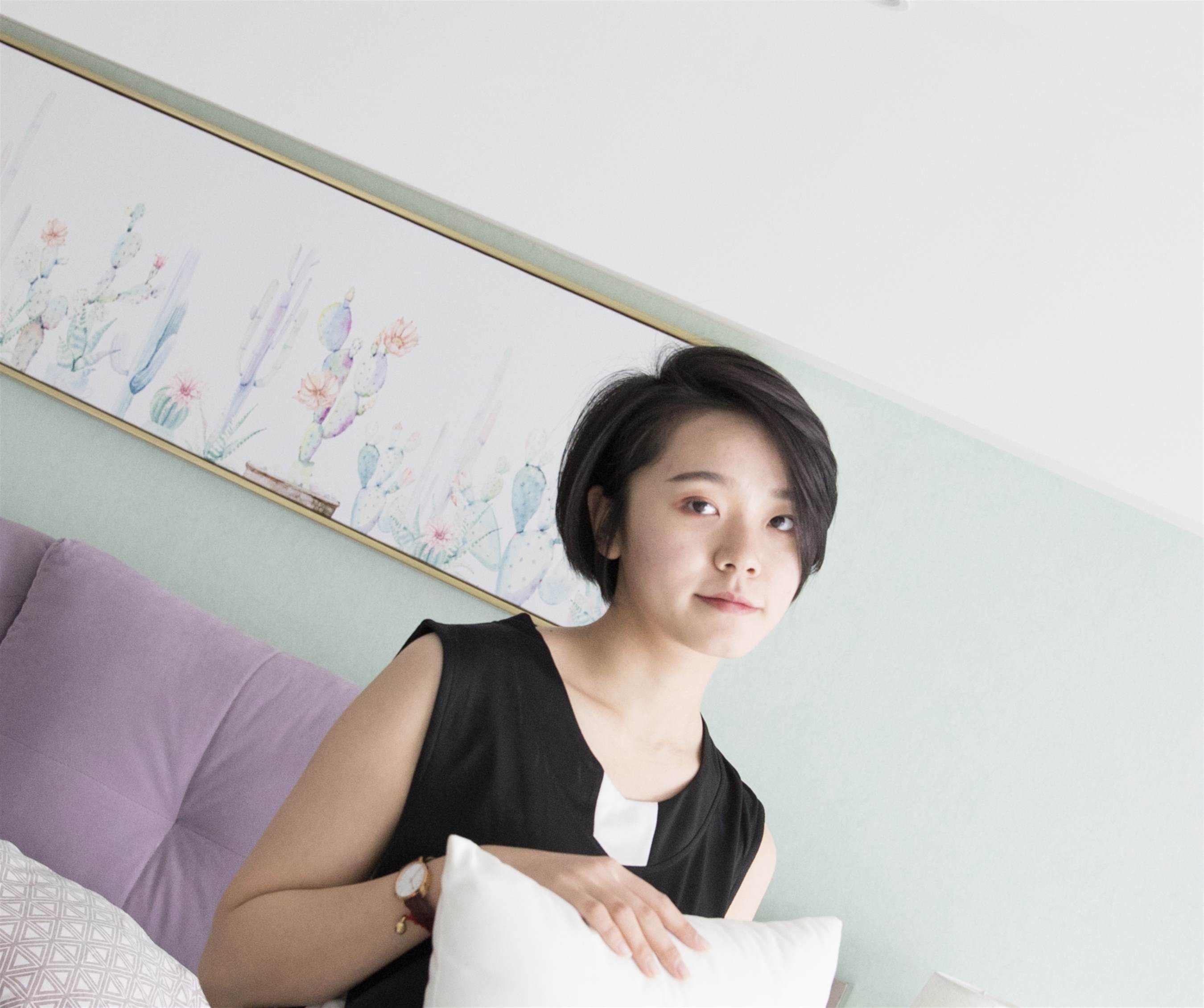 《短发长腿小师妹+视频2个网盘下载》作品图