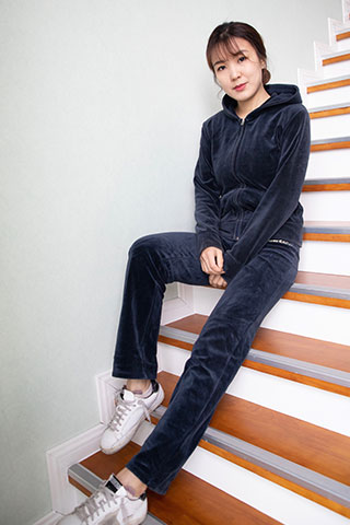 学姐脏脏的板鞋の棉袜脚 